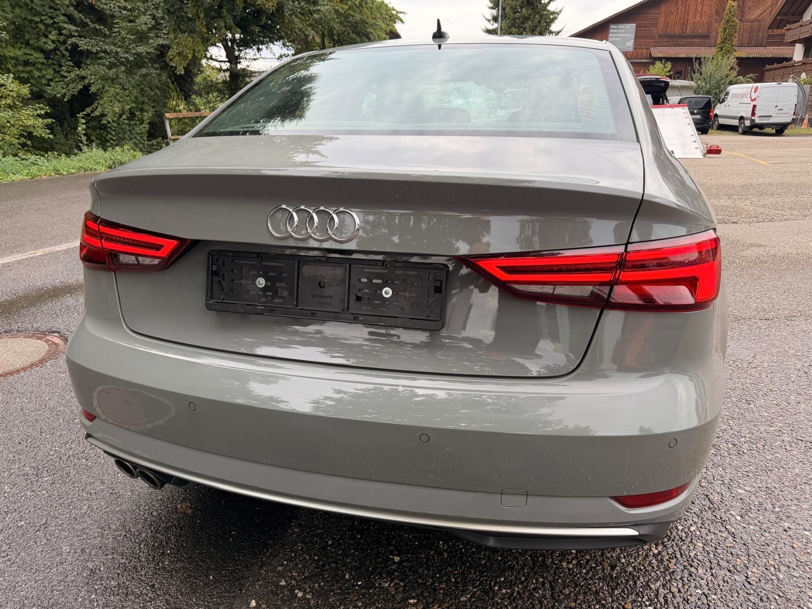 AUDI A3 Sportback 35 TFSI S-tronic-image-4