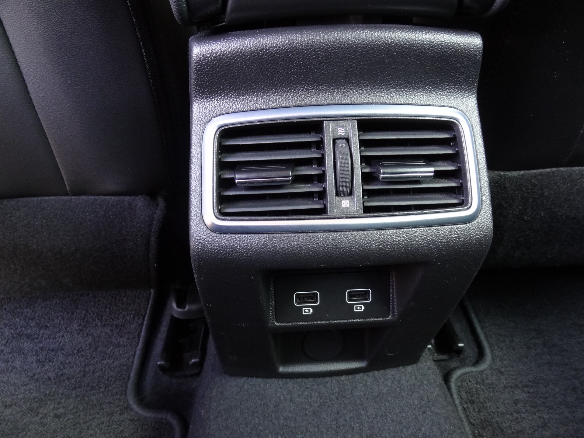 RENAULT Mégane Grandtour 1.3 16V Turbo Techno EDC-image-11