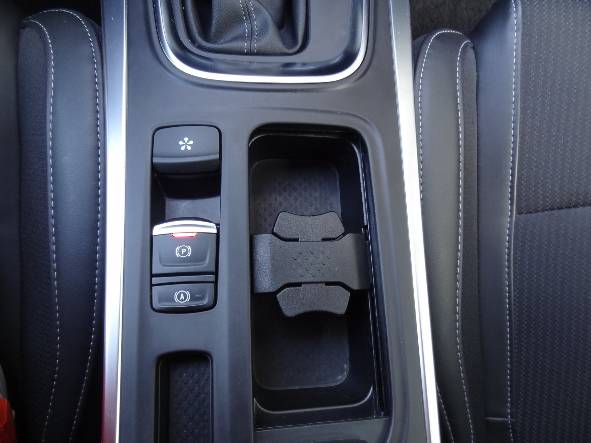 RENAULT Mégane Grandtour 1.3 16V Turbo Techno EDC-image-15
