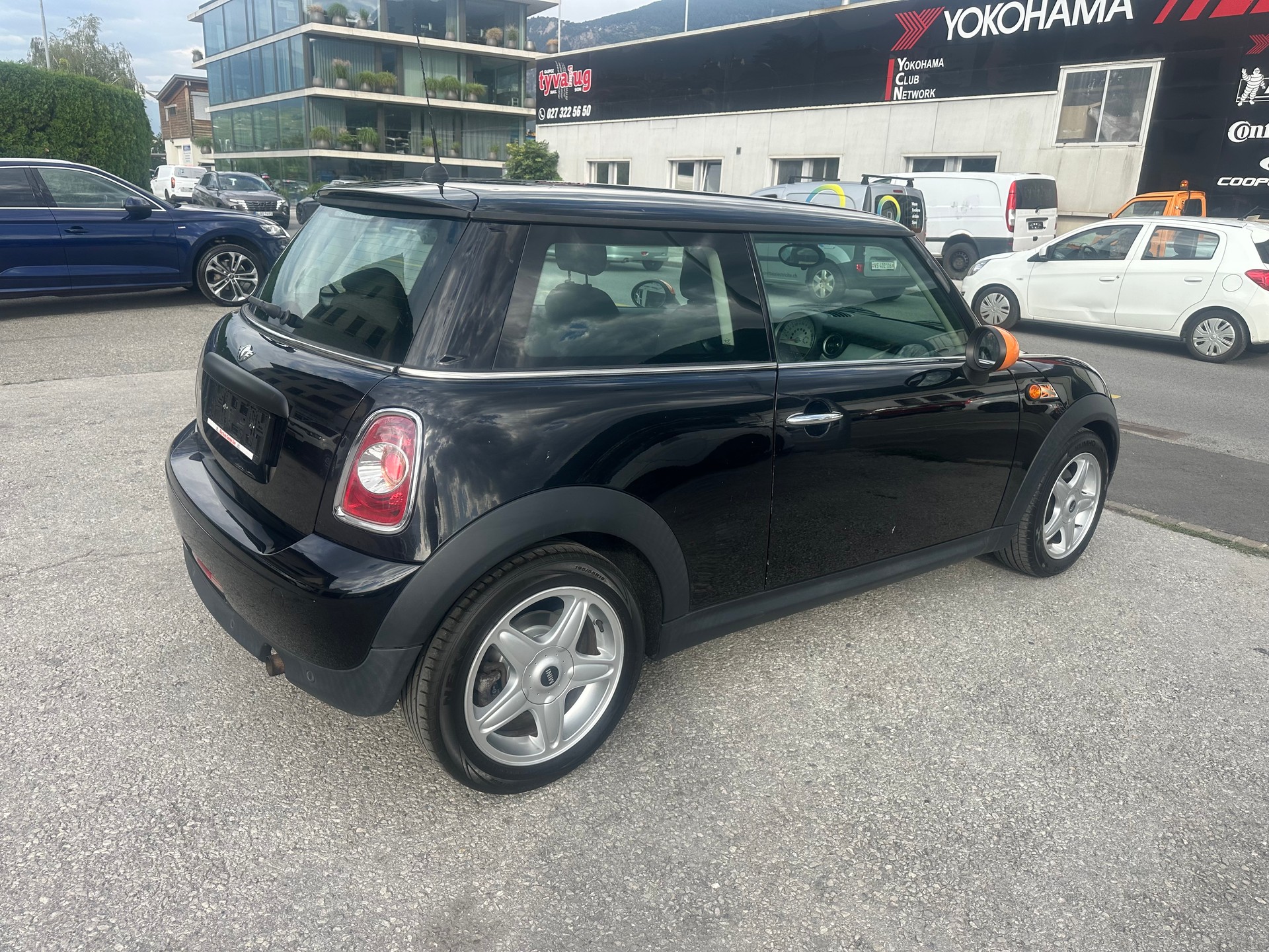 MINI One-image-3