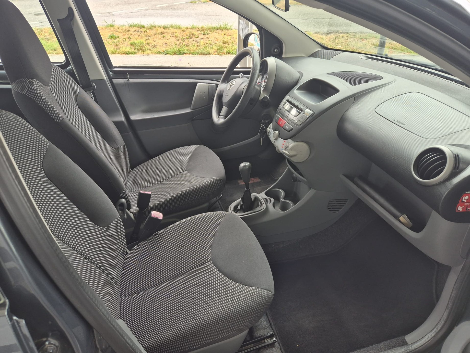 TOYOTA Aygo 1.0 Linea Luna-image-9