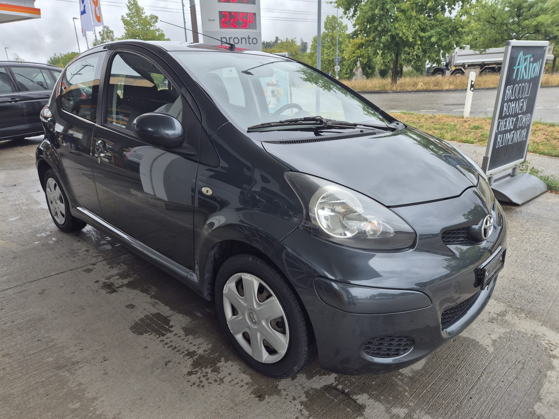 TOYOTA Aygo 1.0 Linea Luna-image-1
