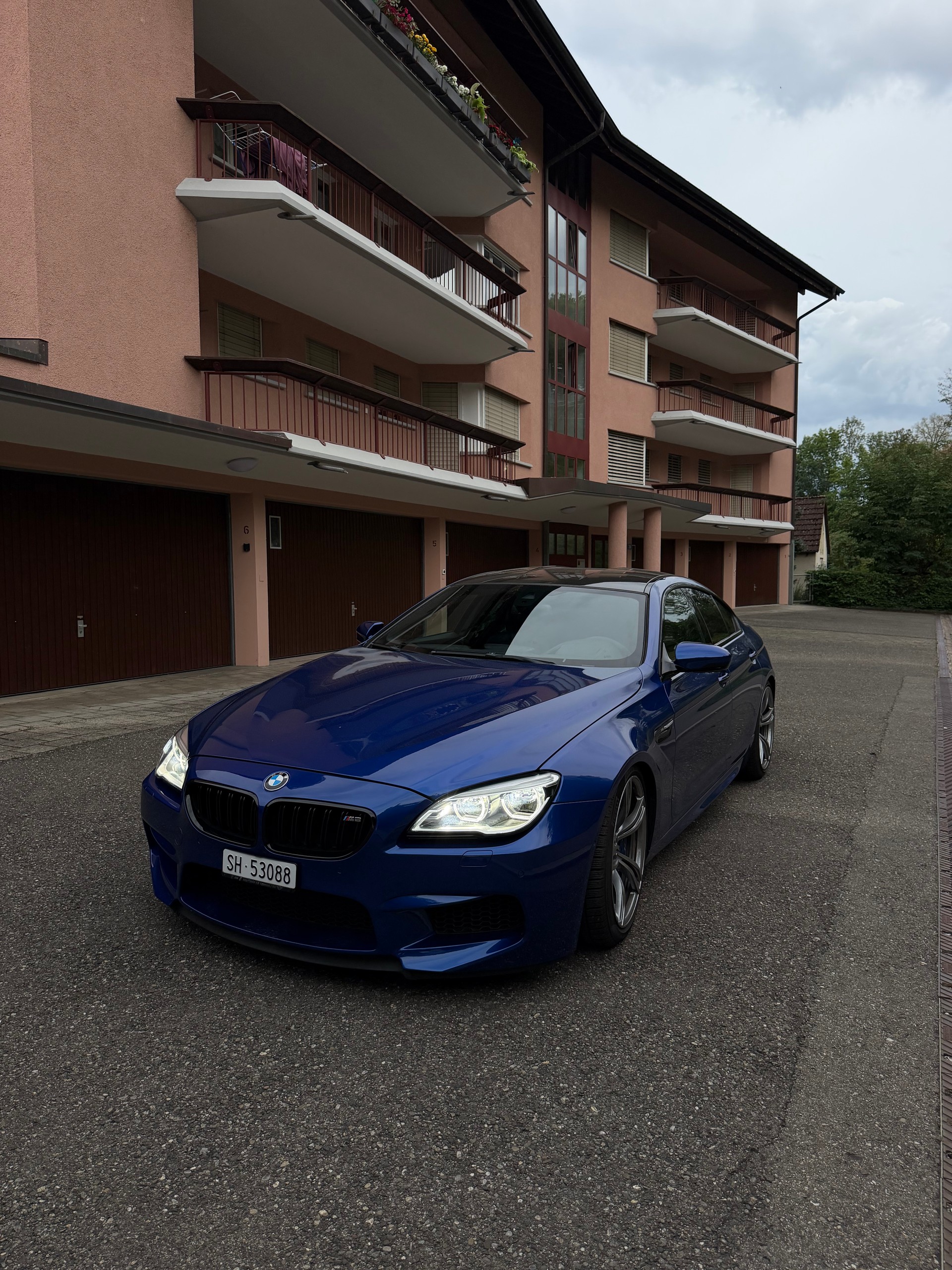 BMW M6-image-2