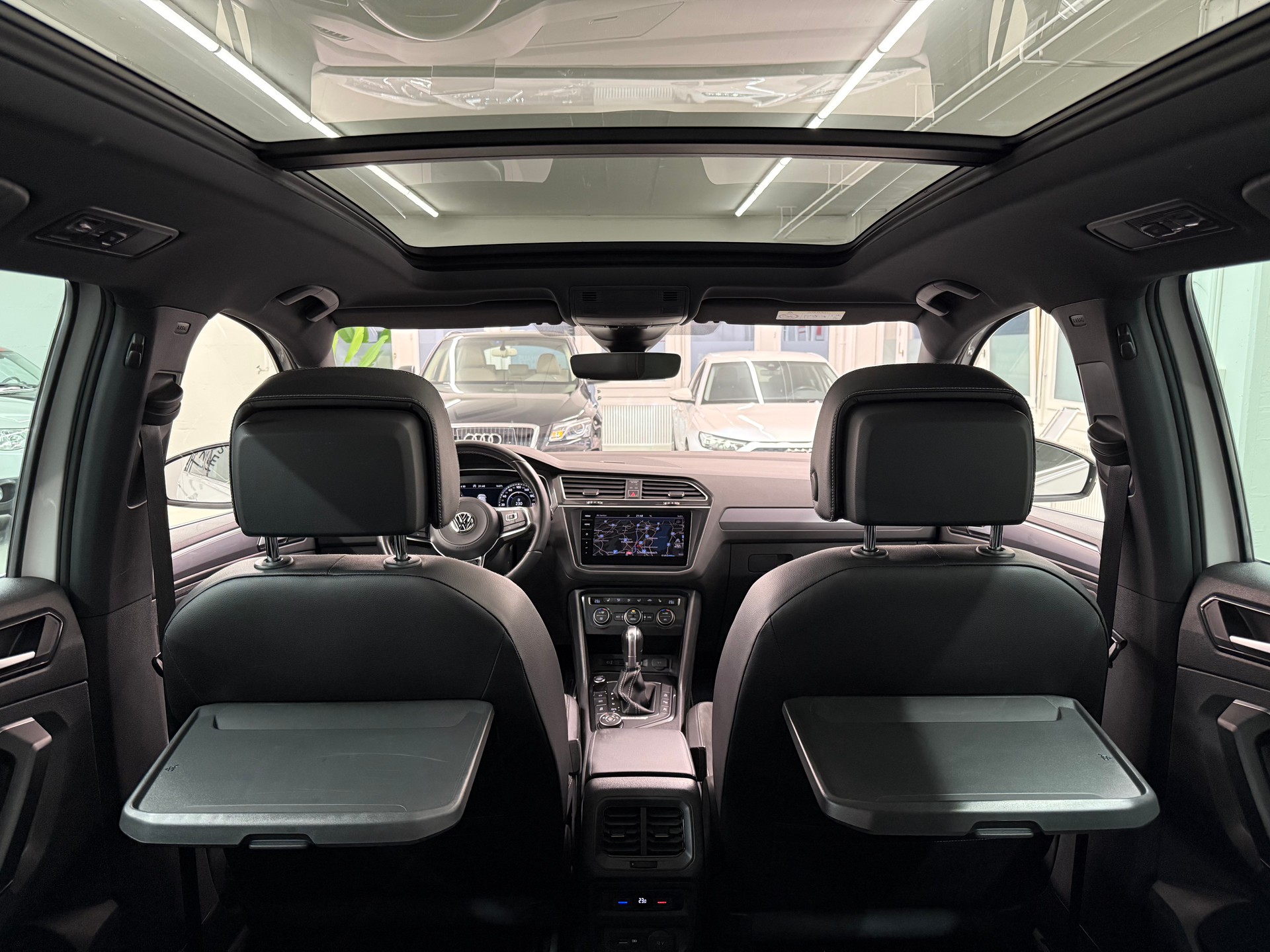 VW Tiguan 2.0 TDI R-LINE 4Motion DSG + AHK-image-22