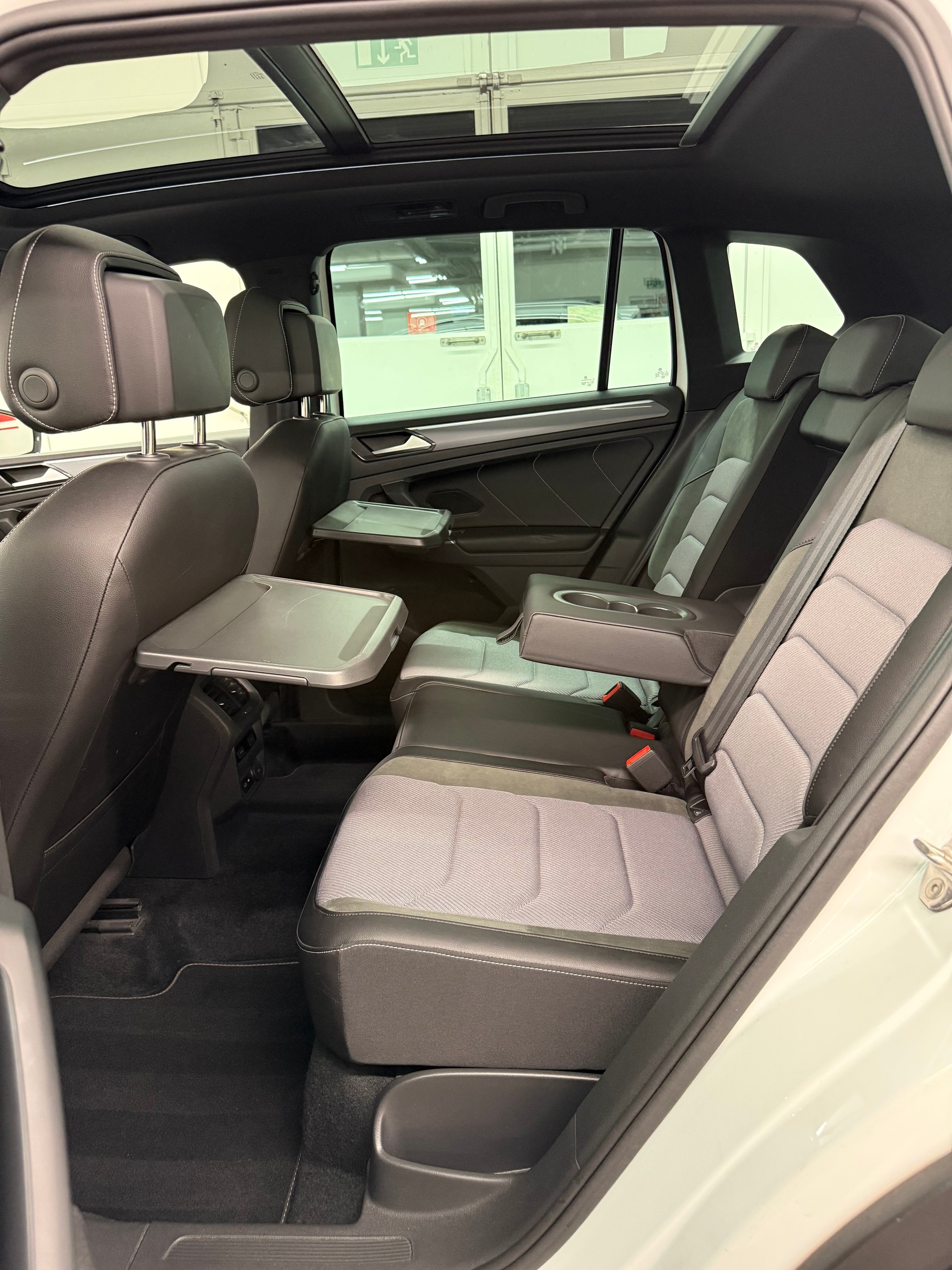 VW Tiguan 2.0 TDI R-LINE 4Motion DSG + AHK-image-23