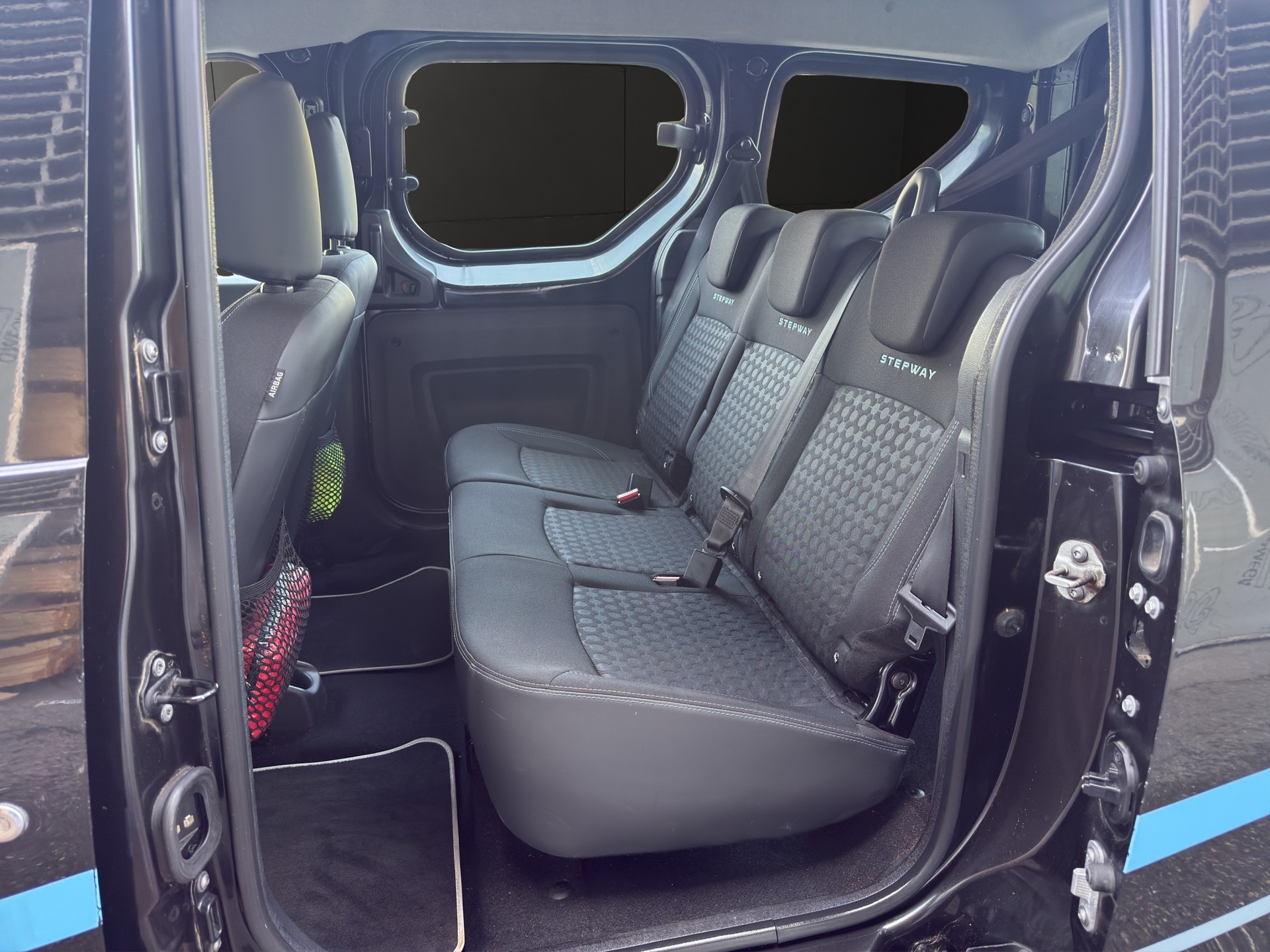 DACIA Dokker 1.5 dCi Stepway-image-11