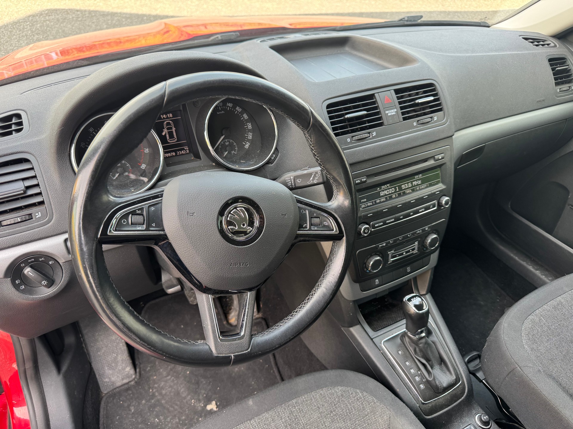 SKODA Yeti 1.4 TSI Elegance 4x2 DSG-image-12