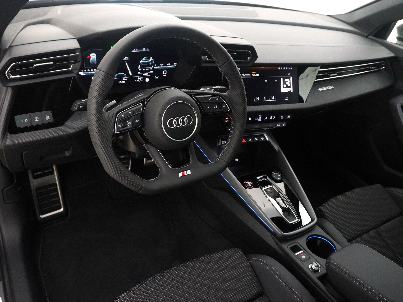 AUDI S3 Sportback 2.0 T FSI quattro S-Tronic-image-9