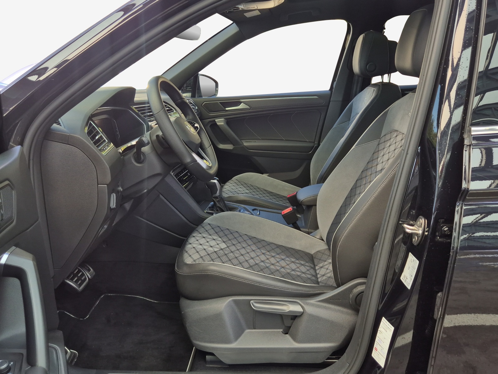 VW Tiguan Allspace 2.0 TDI SCR R-Line 4Motion DSG-image-7