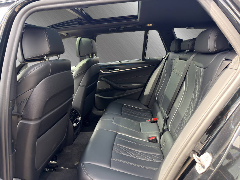 BMW 530e xDrive SAG Touring MSport-image-14