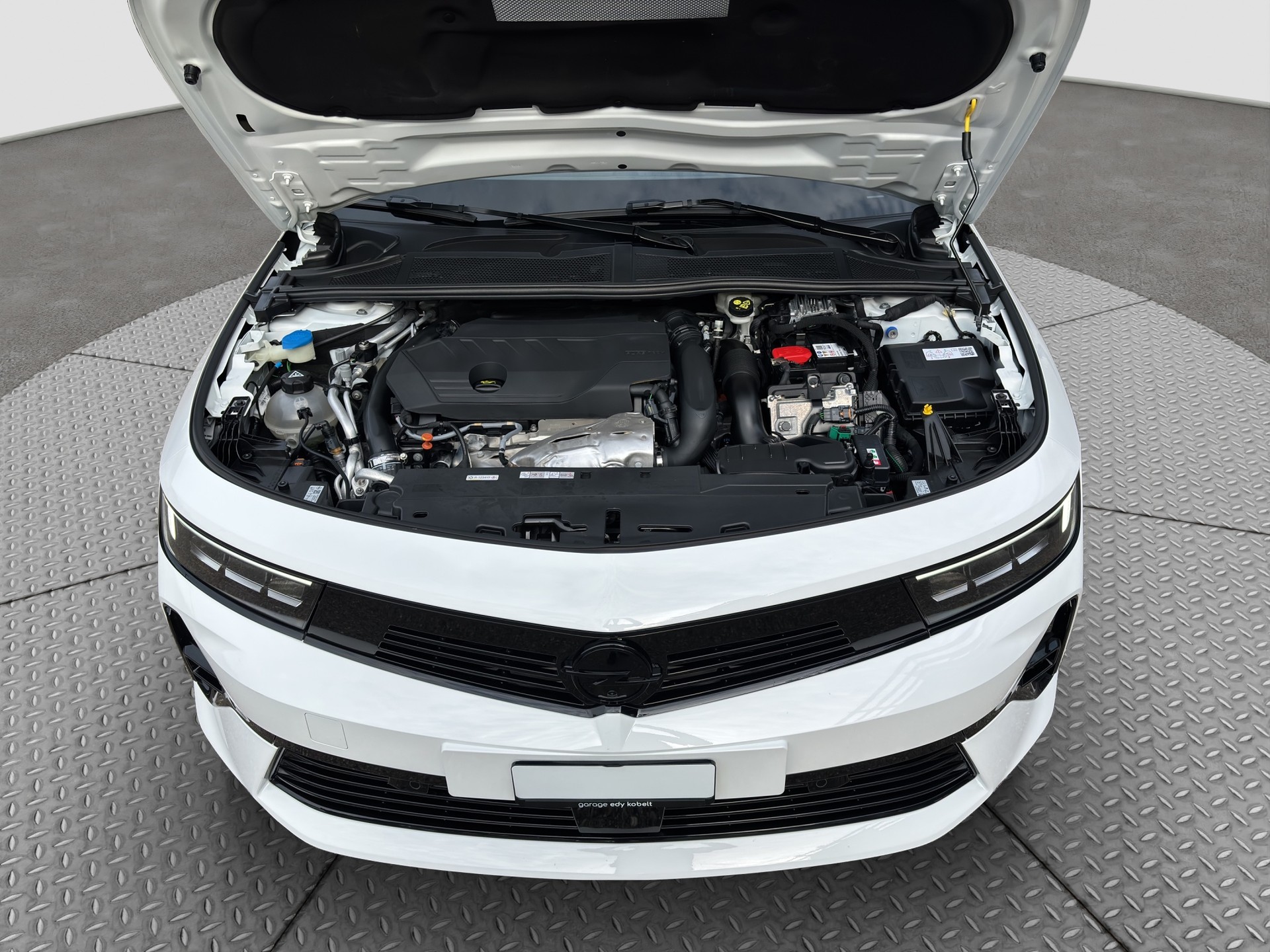 OPEL Astra 1.6 PHEV Turbo Swiss Plus A-image-22