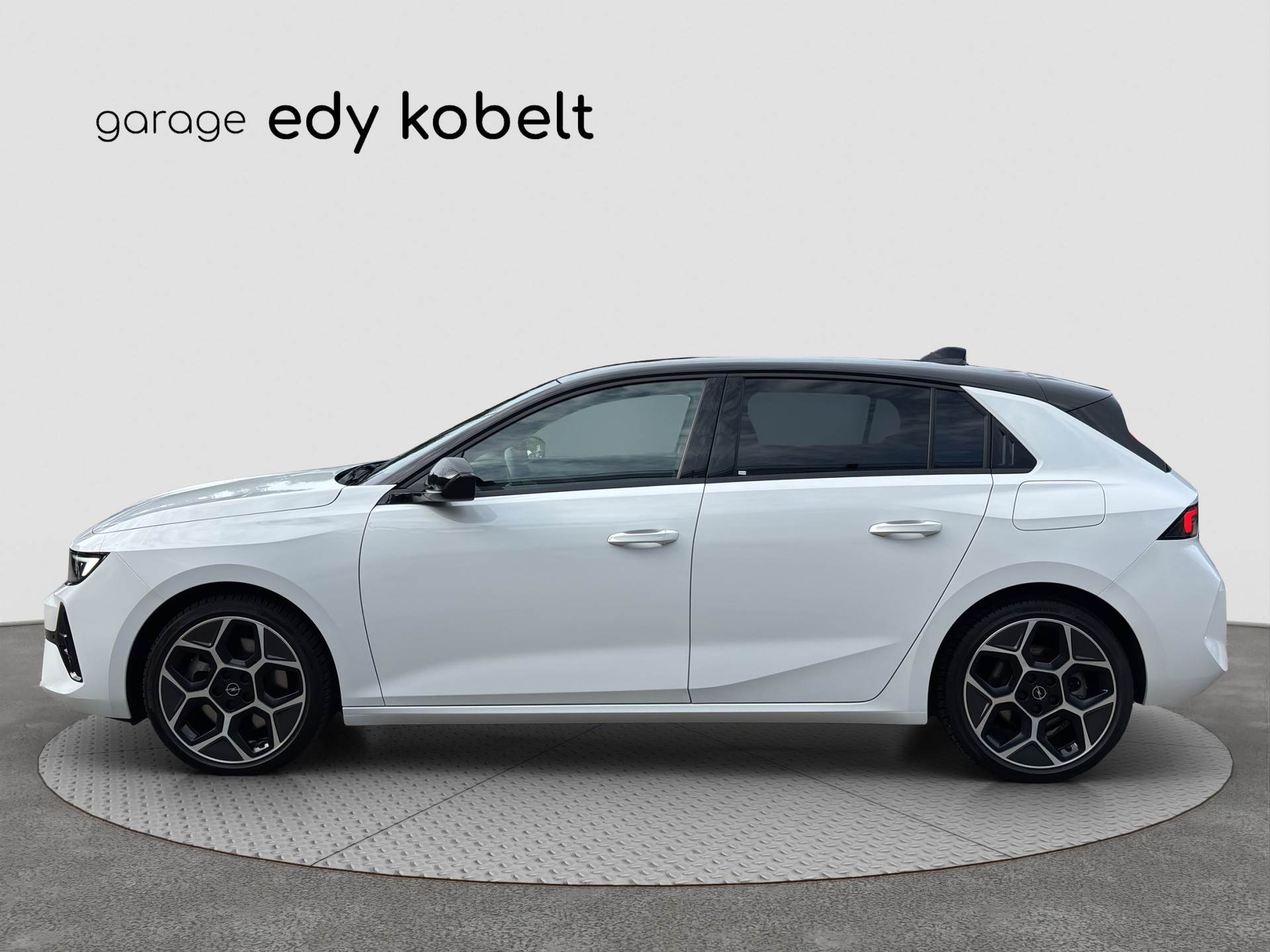 OPEL Astra 1.6 PHEV Turbo Swiss Plus A-image-1