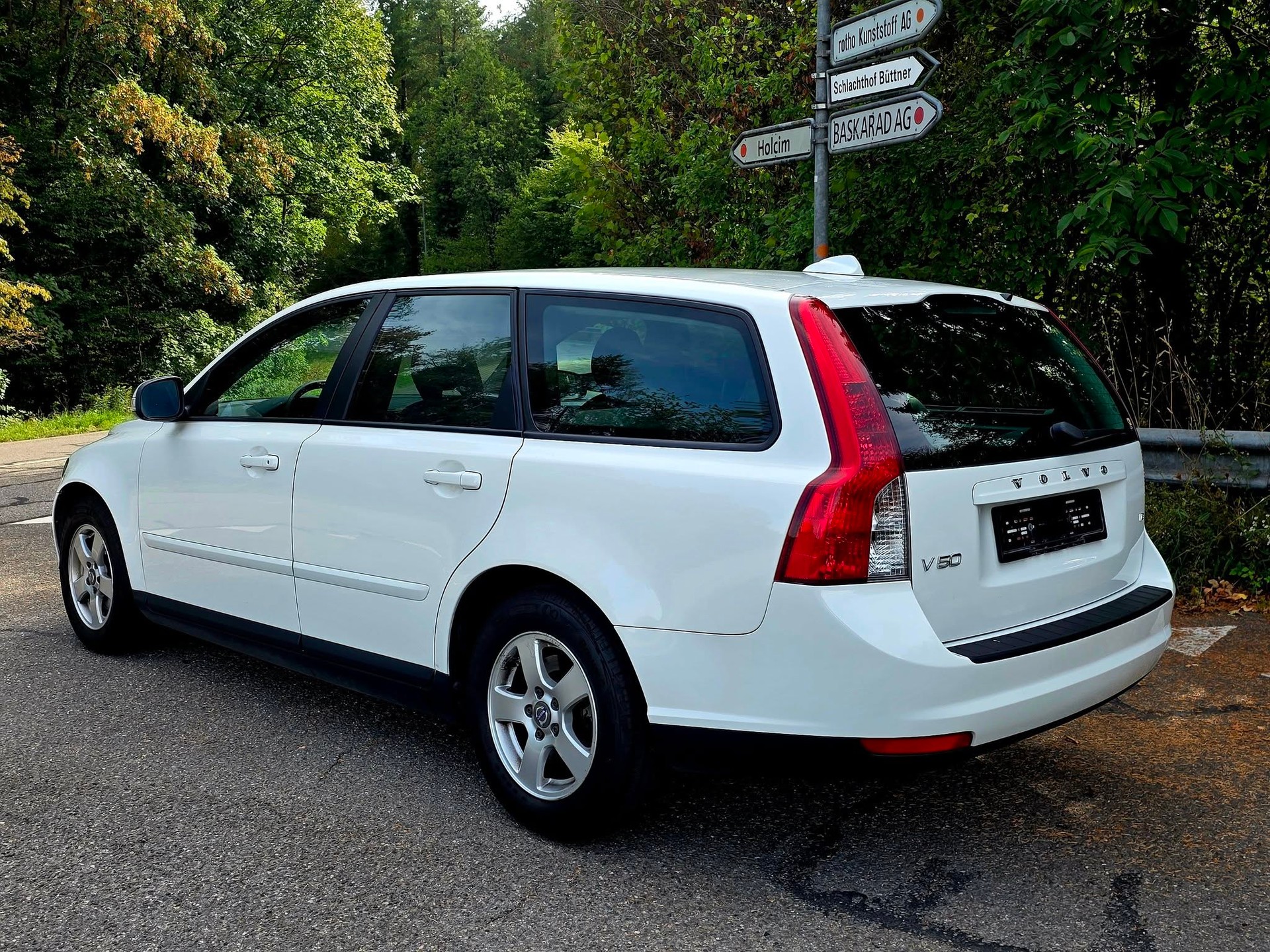 VOLVO V50 1.6 Kinetic-image-4