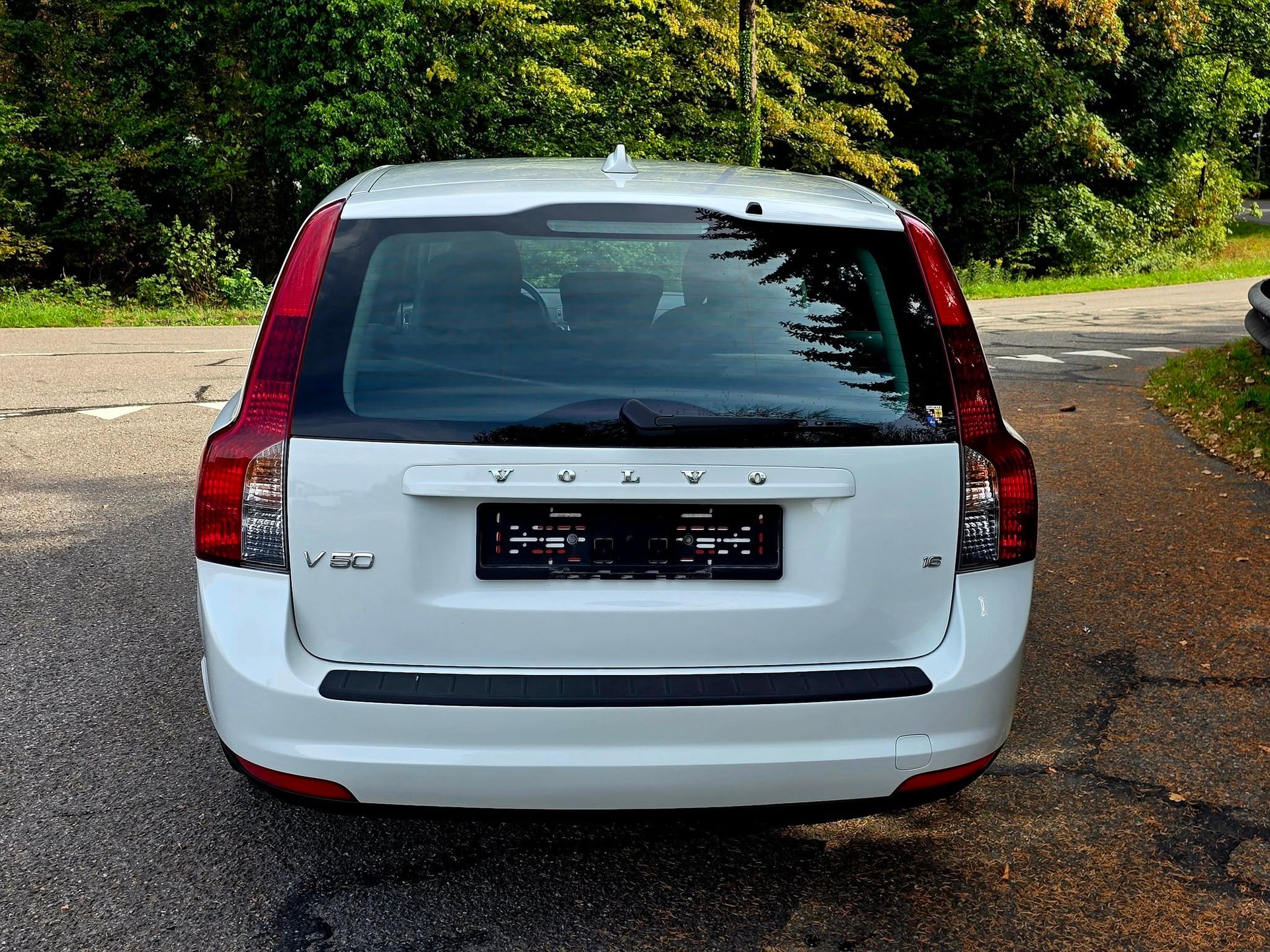 VOLVO V50 1.6 Kinetic-image-1