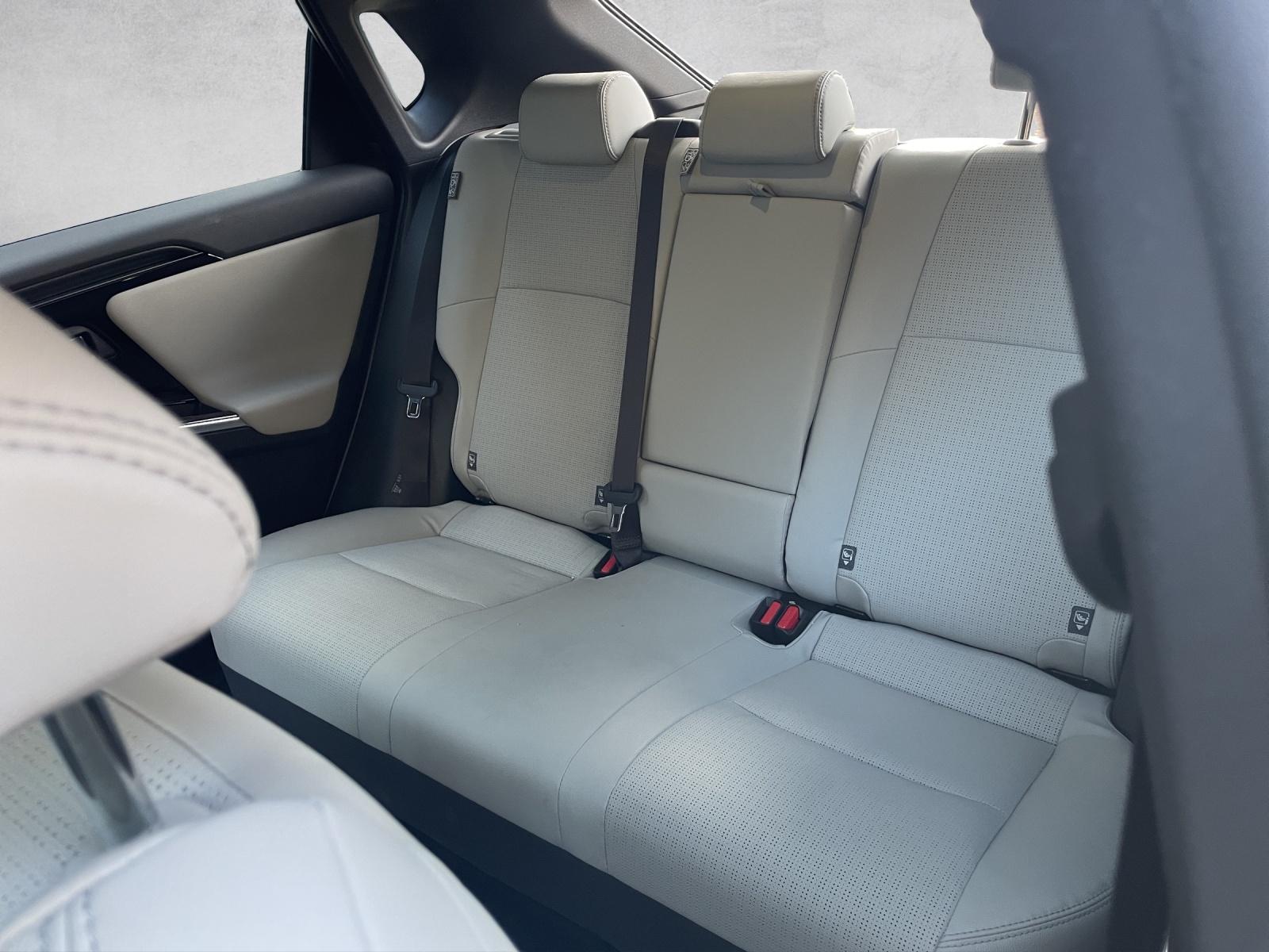 TOYOTA bZ4X Premium AWD-image-13