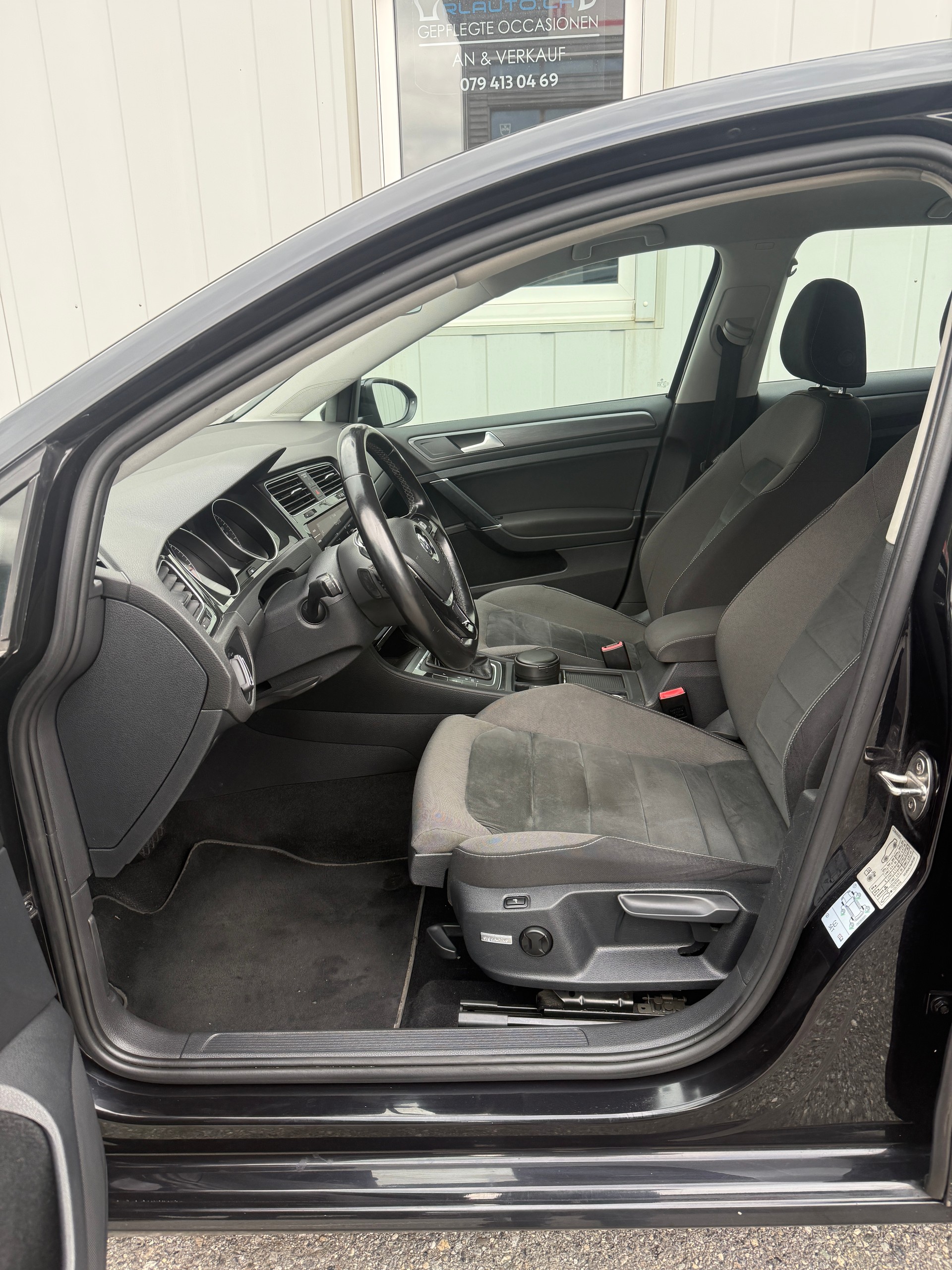 VW Golf 1.6 TDI Comfortline DSG-image-10