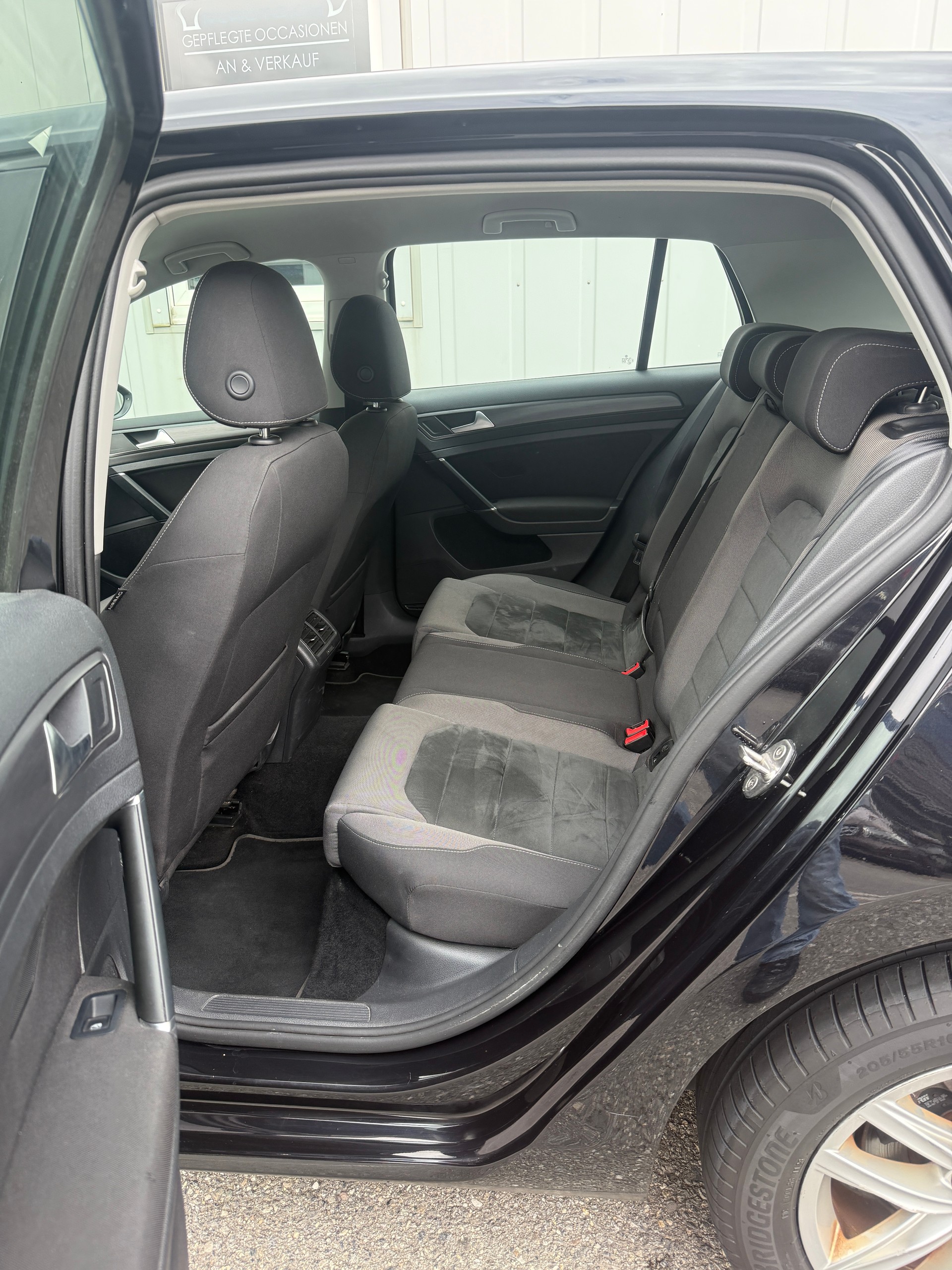 VW Golf 1.6 TDI Comfortline DSG-image-11