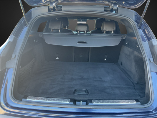 MERCEDES-BENZ EQC 400 4Matic EQ Star-image-11