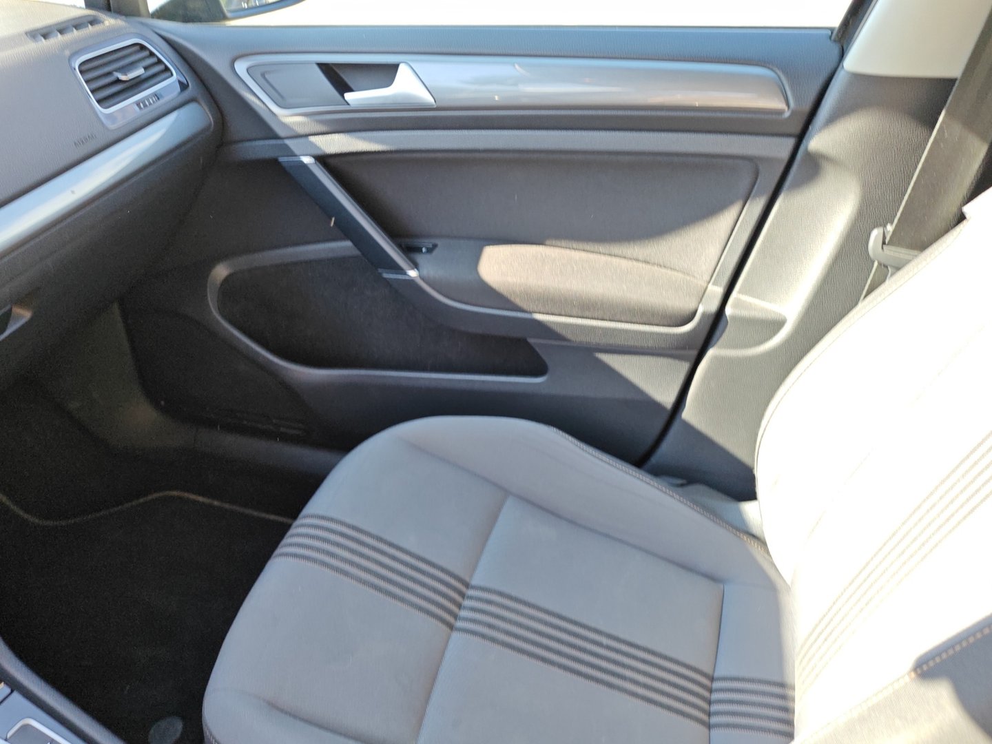 VW Golf Variant 2.0 TDI Allstar 4Motion – GPS, caméra, sièges chauffants, bi-xénon-image-14