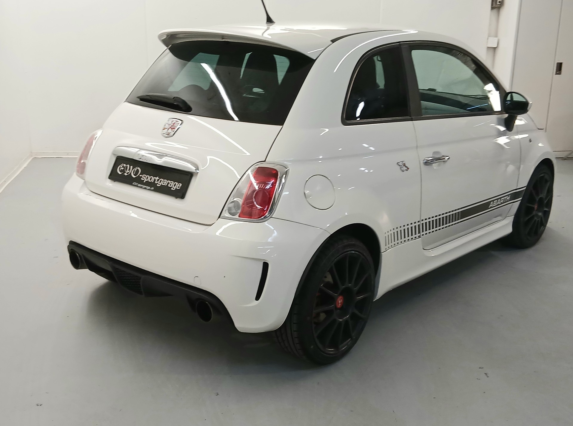 FIAT 500 1.4 16V Turbo Abarth-image-5