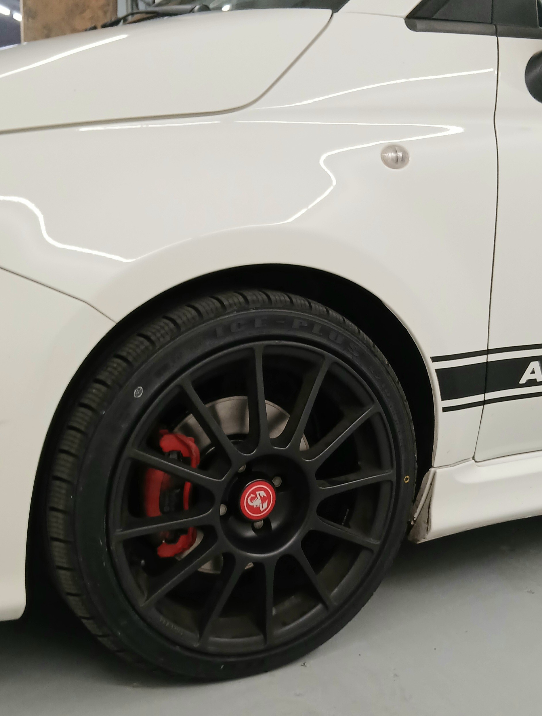 FIAT 500 1.4 16V Turbo Abarth-image-10