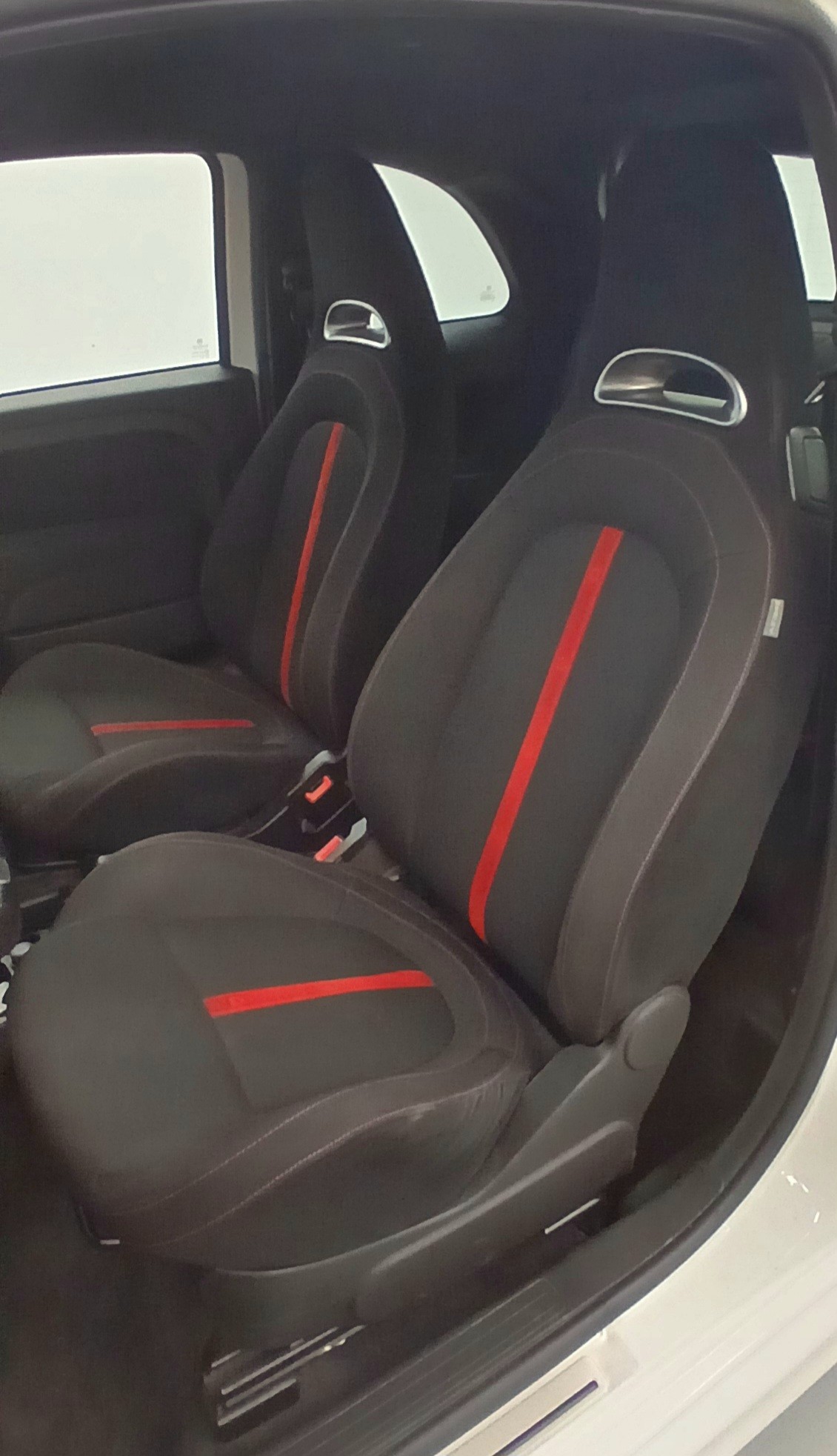 FIAT 500 1.4 16V Turbo Abarth-image-18