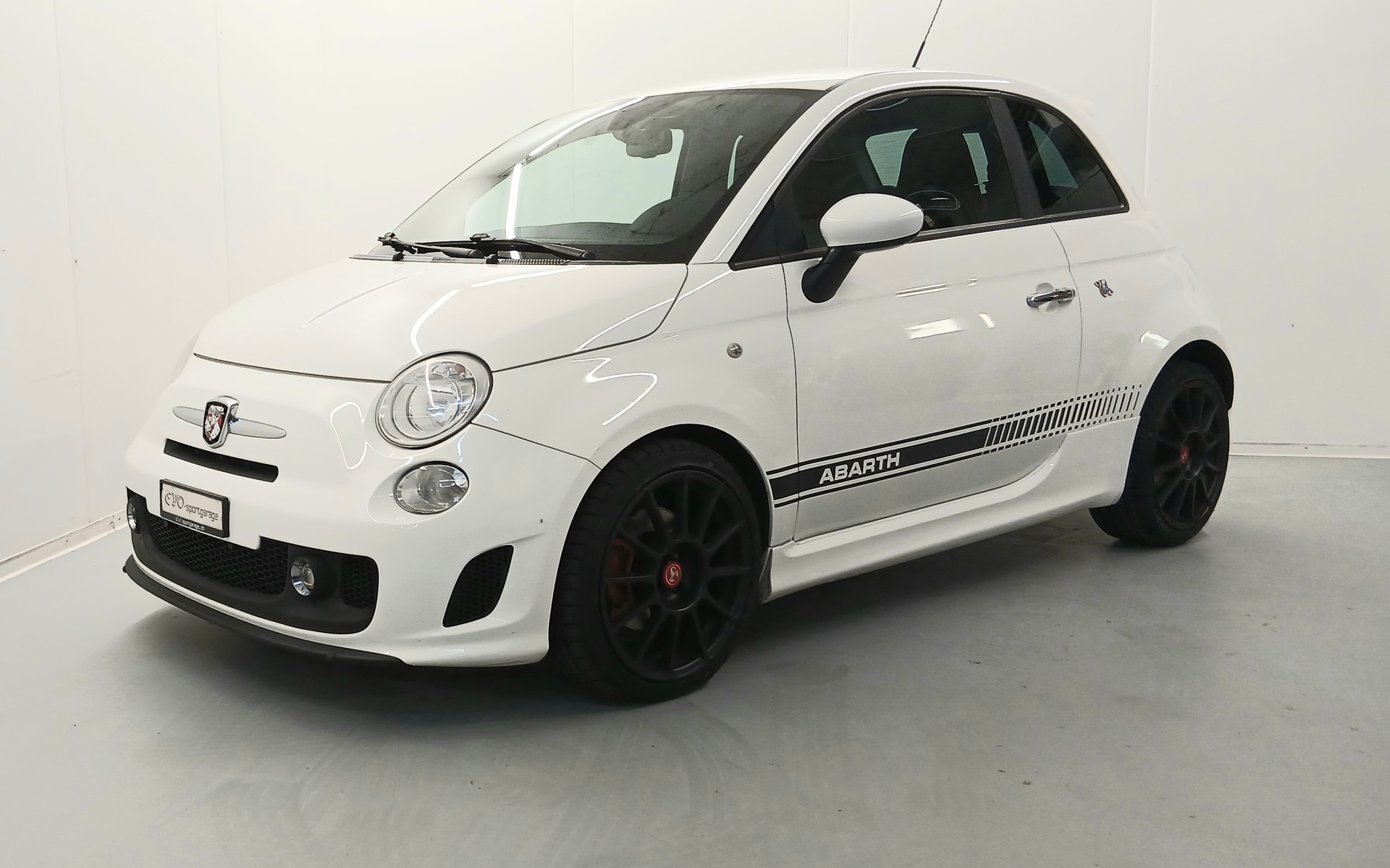 FIAT 500 1.4 16V Turbo Abarth-image-2