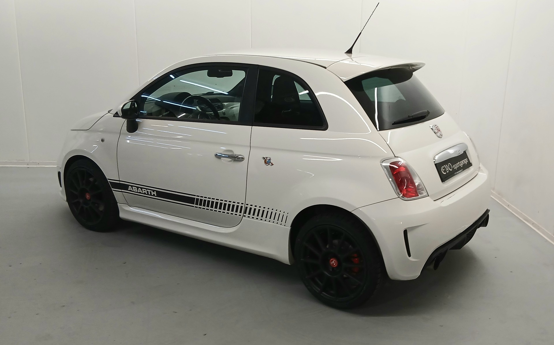 FIAT 500 1.4 16V Turbo Abarth-image-6
