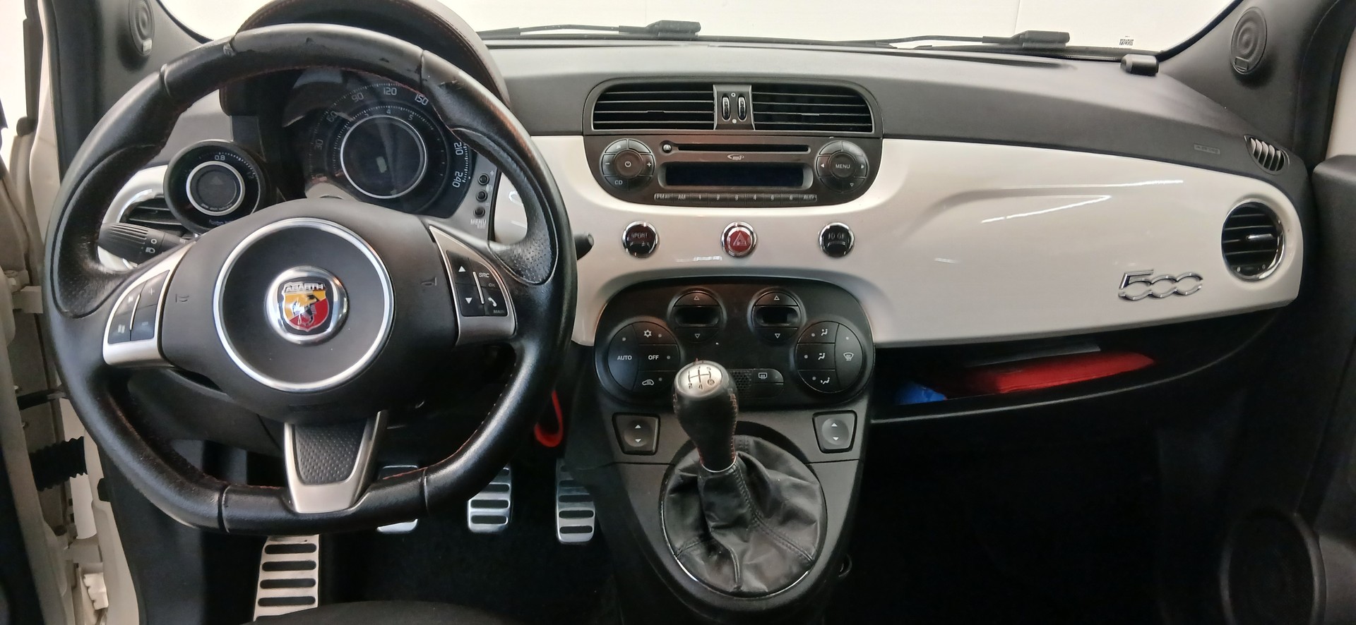FIAT 500 1.4 16V Turbo Abarth-image-16