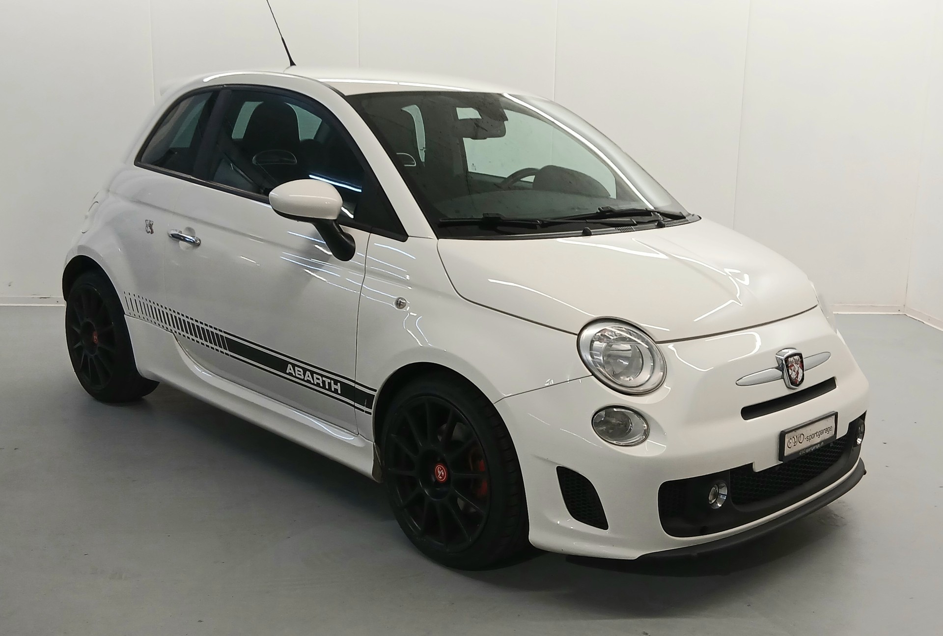 FIAT 500 1.4 16V Turbo Abarth-image-1