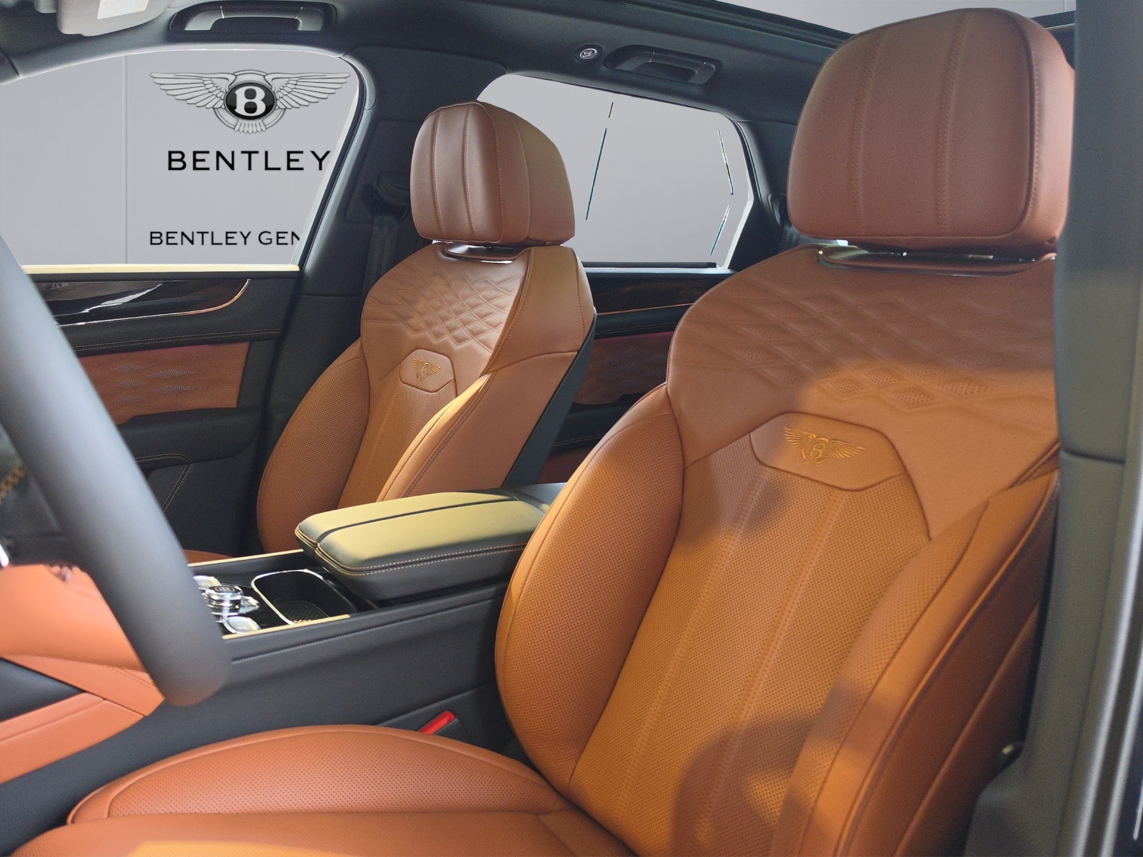BENTLEY Bentayga Azure-image-8
