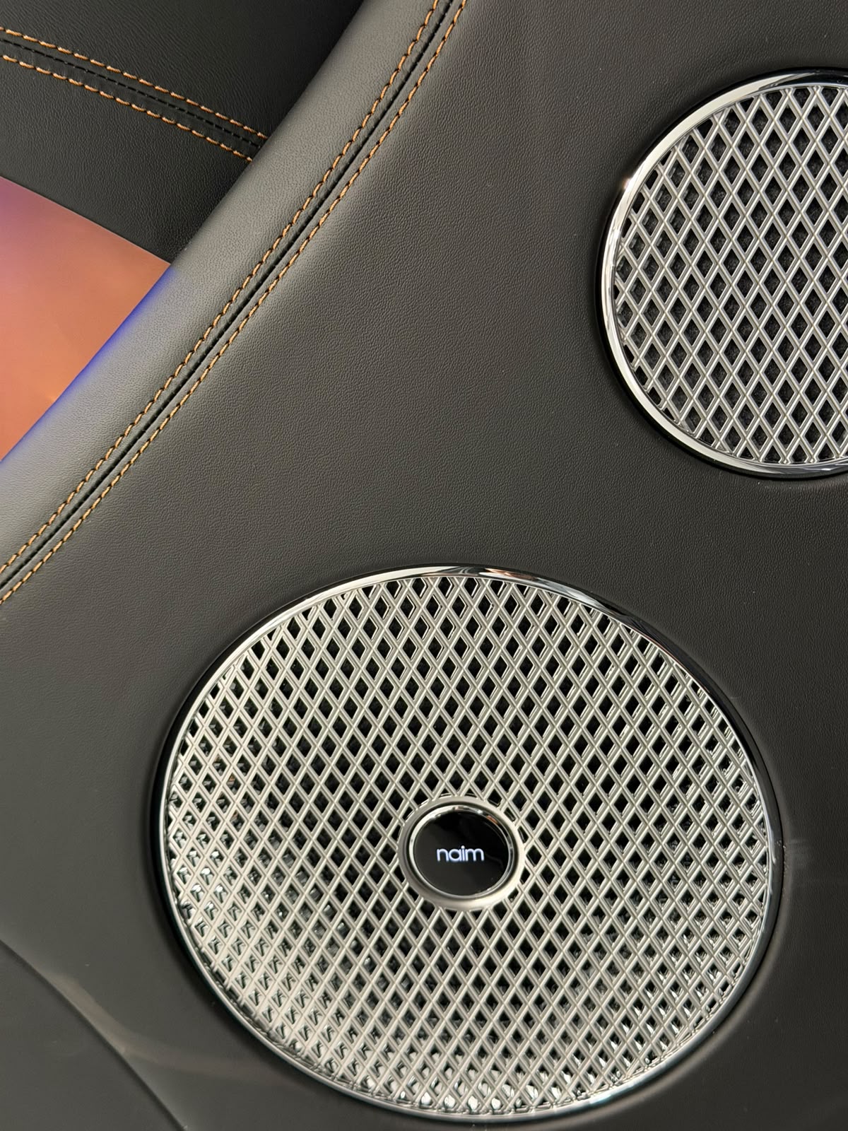 BENTLEY Bentayga Azure-image-19