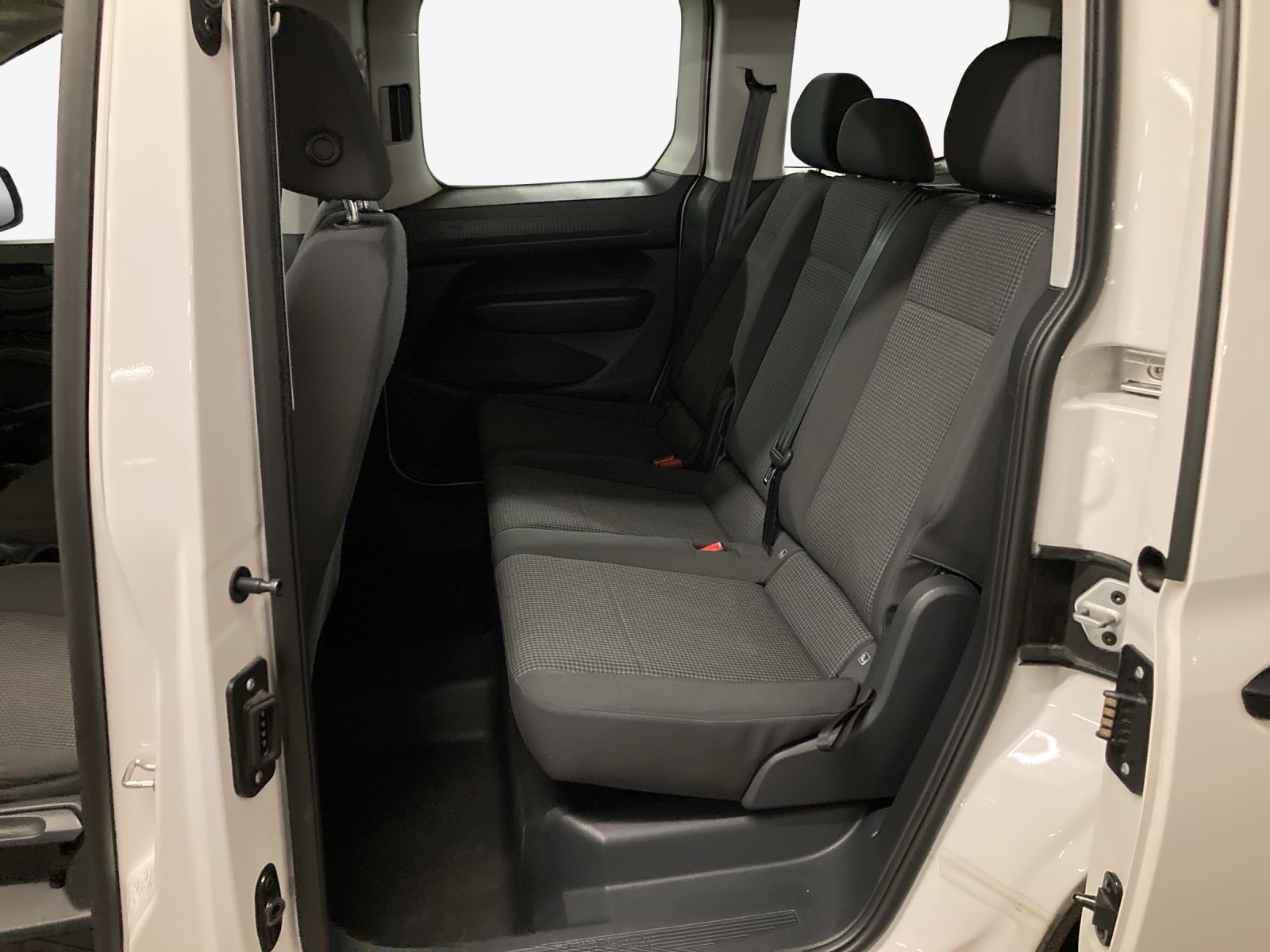 VW Caddy Kombi 2.0TDI-image-10