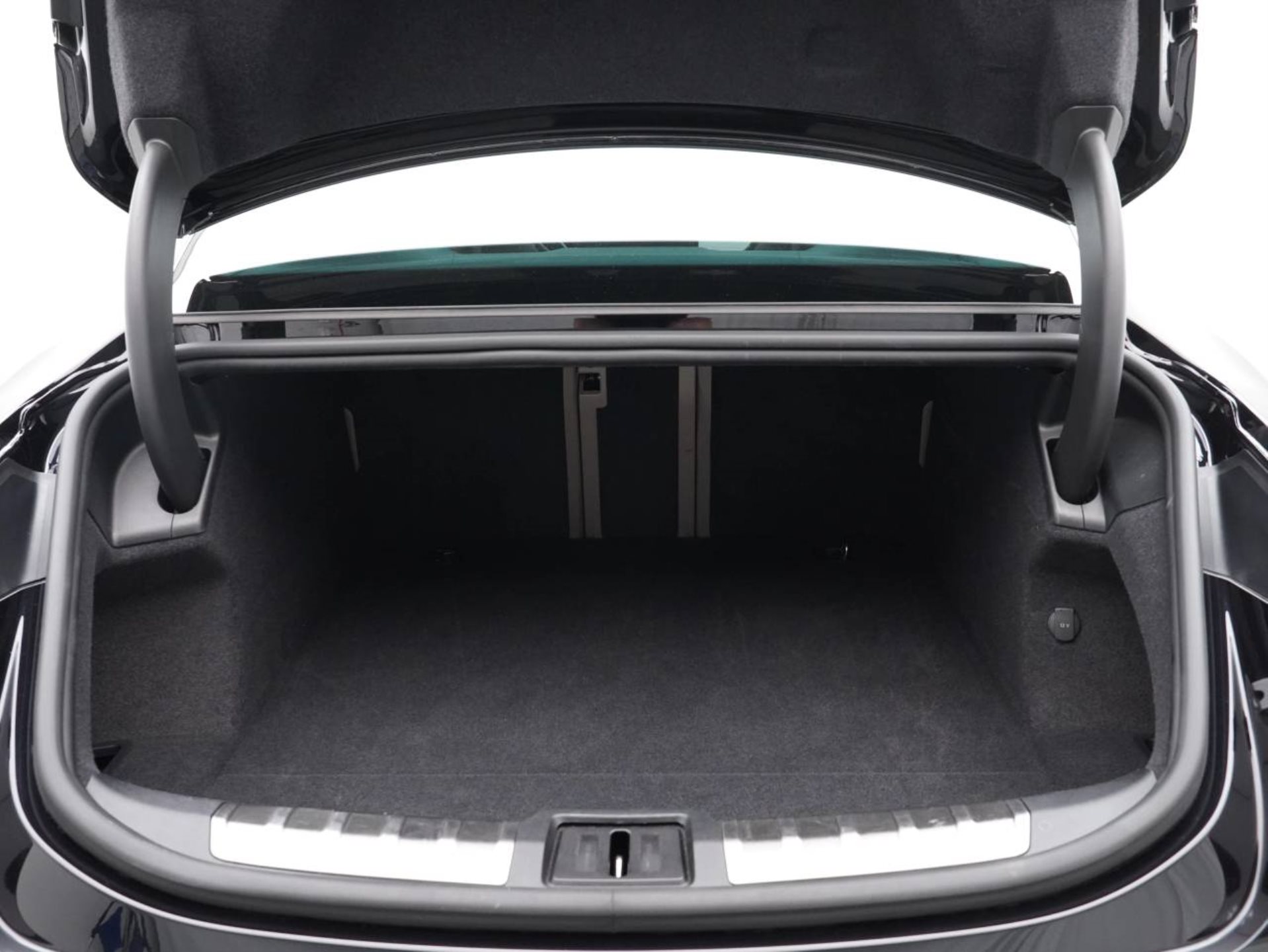 PORSCHE Taycan 4S-image-31