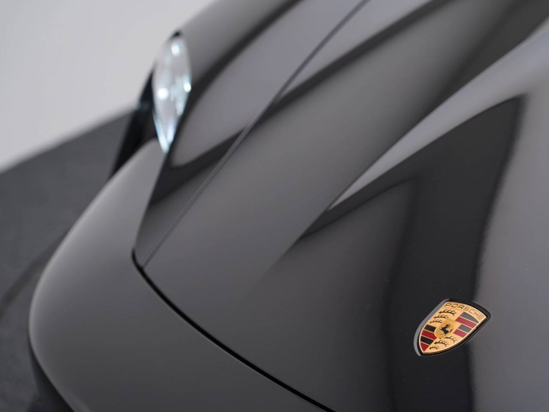 PORSCHE Taycan 4S-image-11
