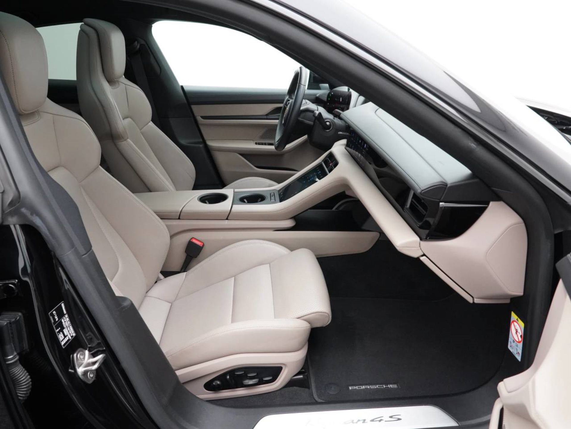PORSCHE Taycan 4S-image-24