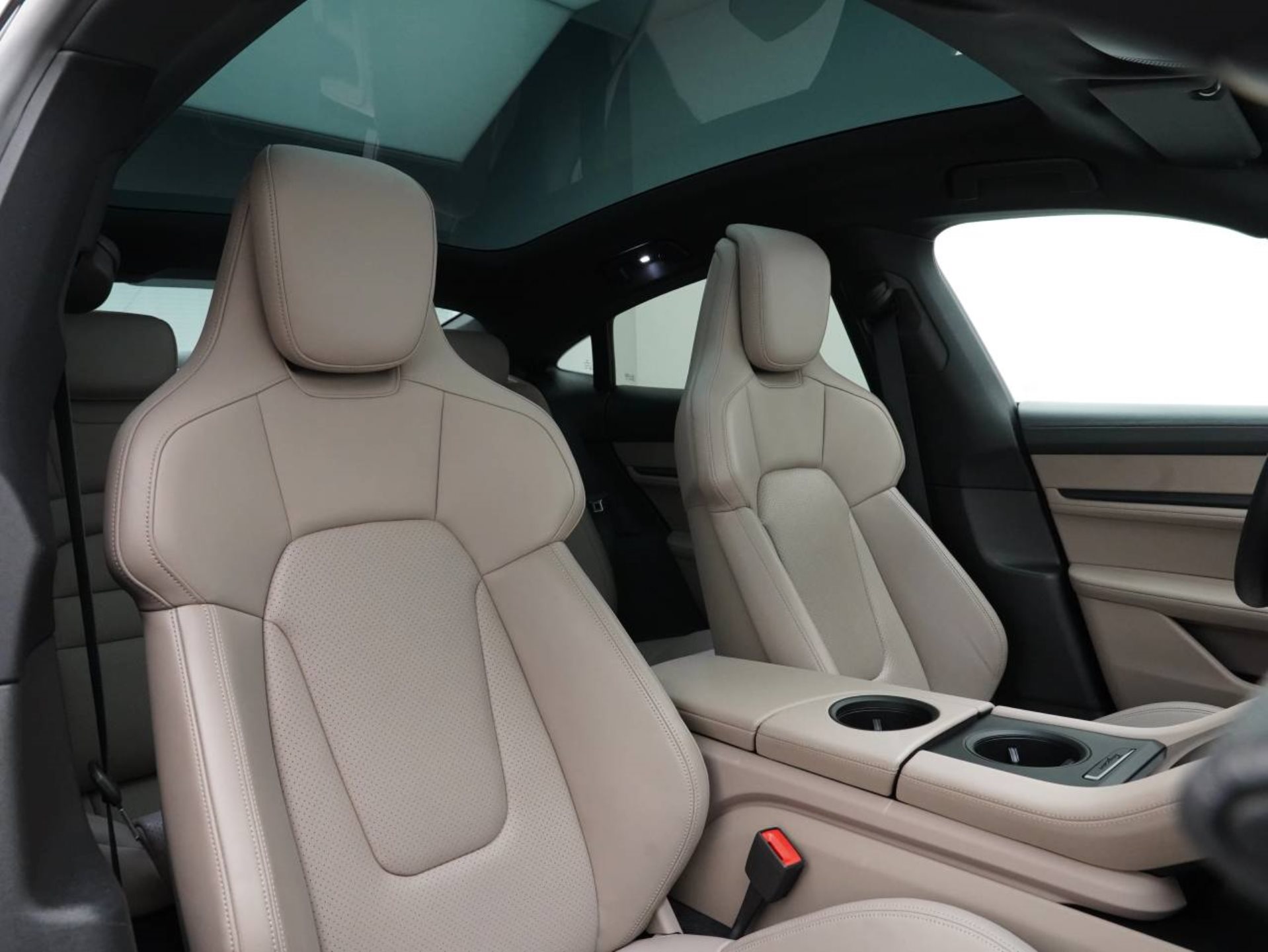 PORSCHE Taycan 4S-image-25