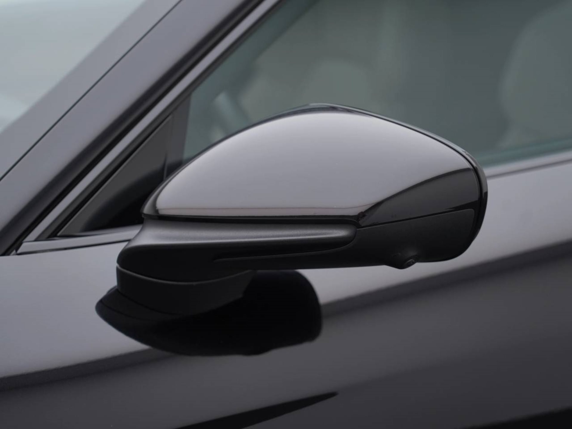 PORSCHE Taycan 4S-image-13