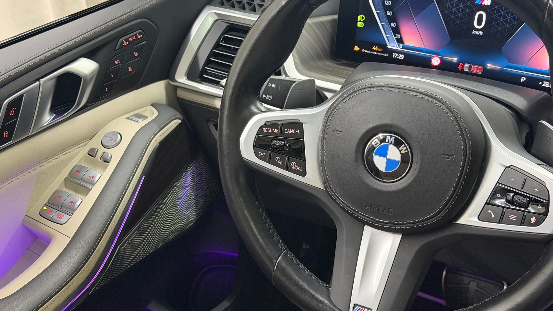 BMW X7 xDrive 48V 40d M Sport Pro Steptronic-image-22