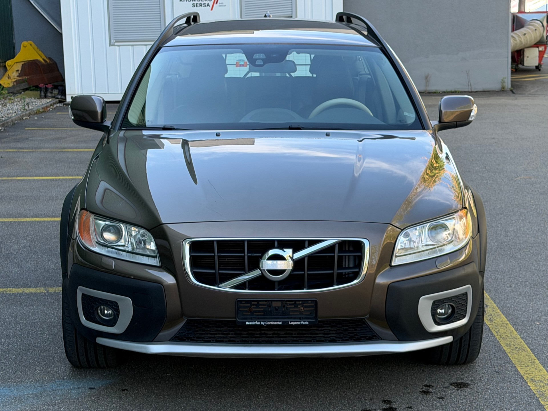 VOLVO XC70 D5 AWD Summum Geartronic-showroom-element-1