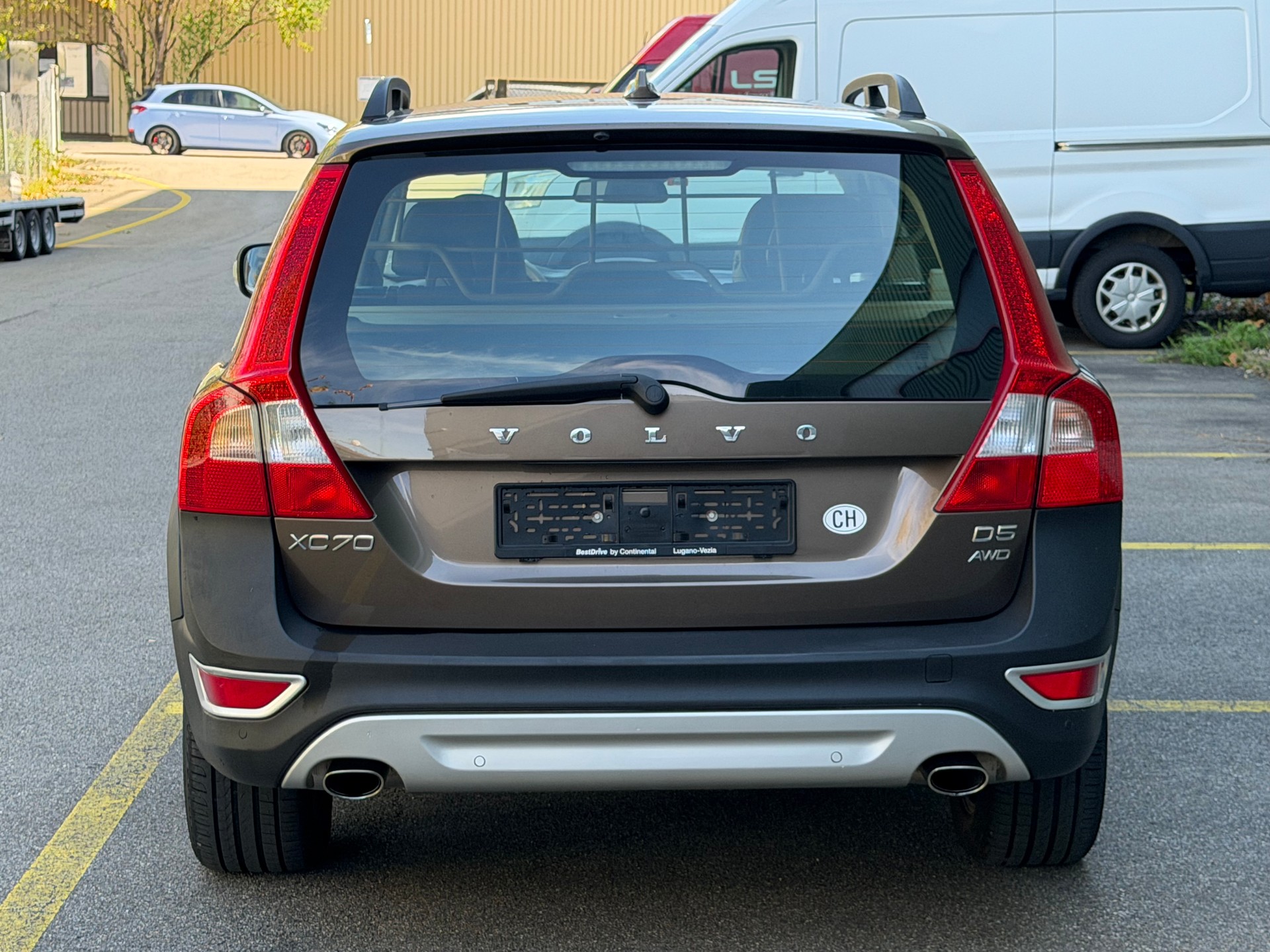VOLVO XC70 D5 AWD Summum Geartronic-image-5