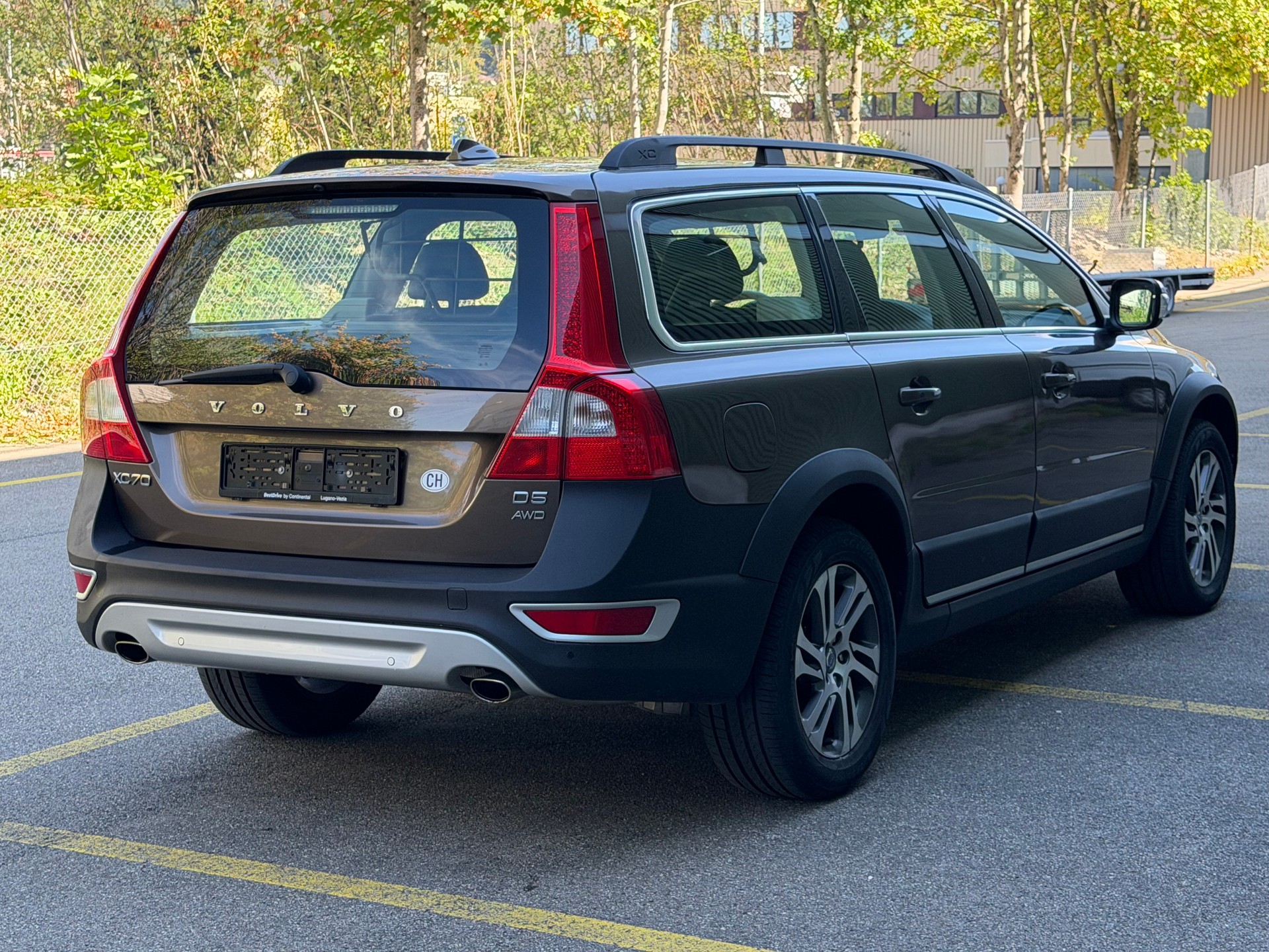 VOLVO XC70 D5 AWD Summum Geartronic-image-4