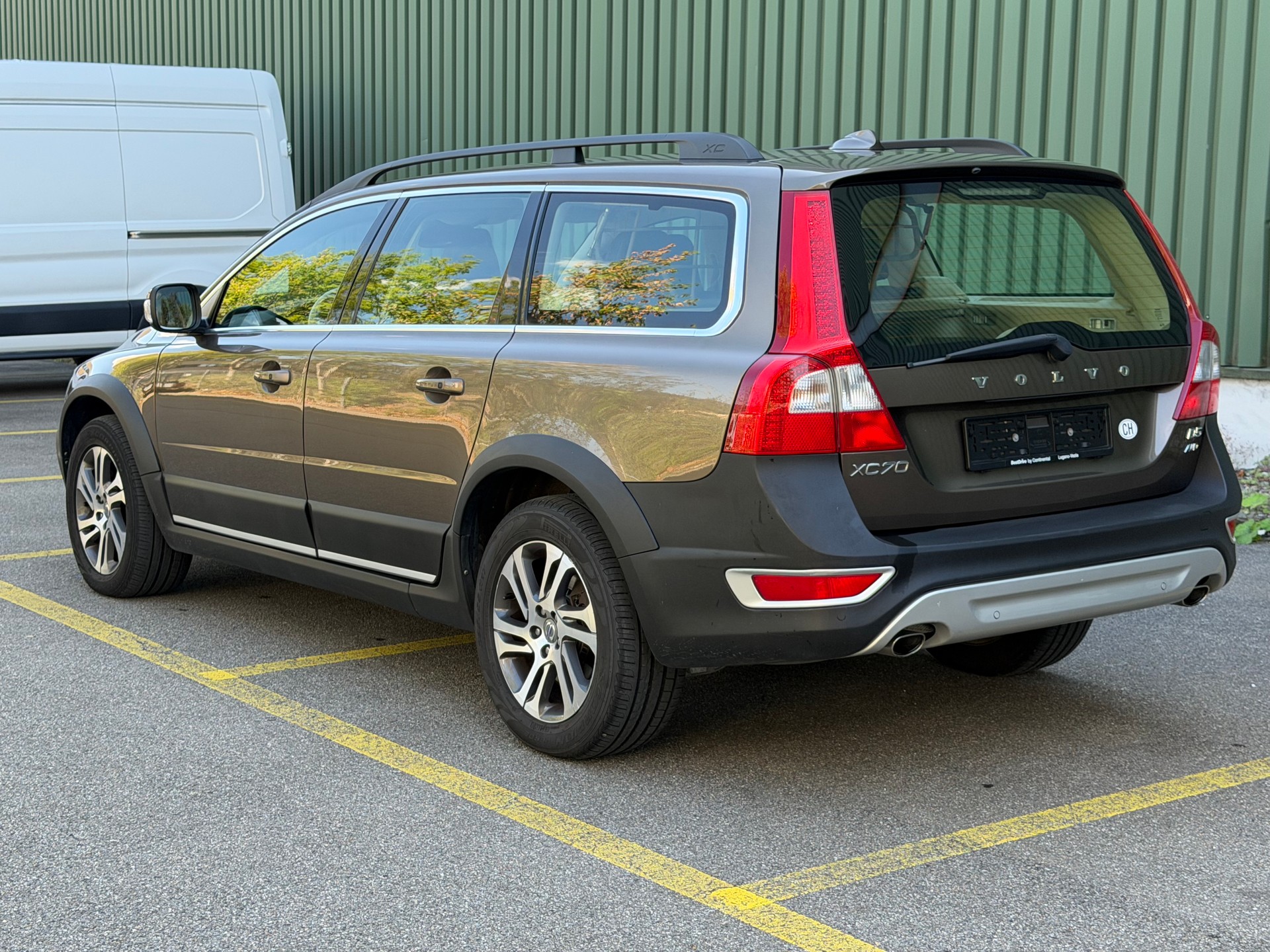 VOLVO XC70 D5 AWD Summum Geartronic-image-6