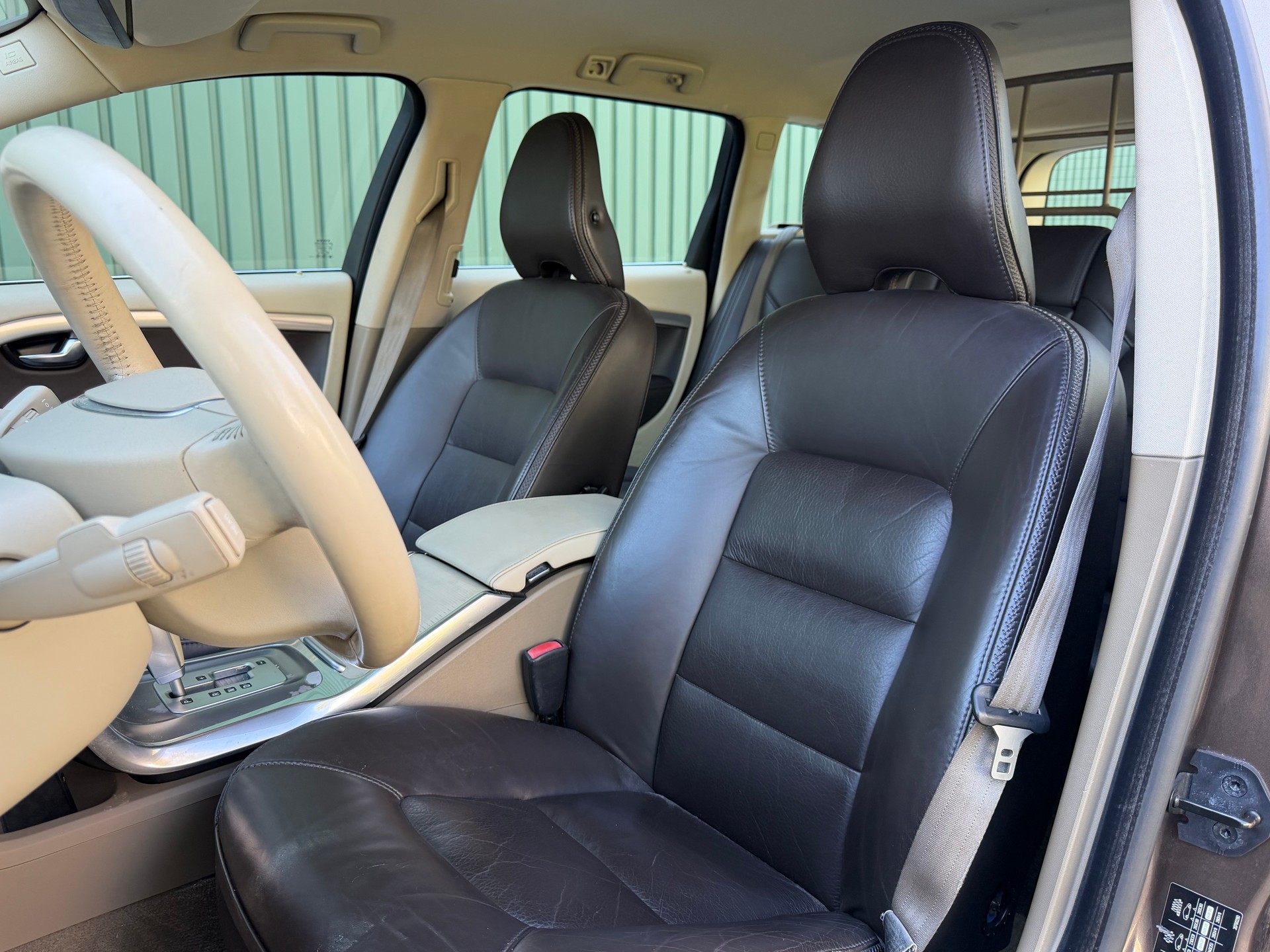 VOLVO XC70 D5 AWD Summum Geartronic-image-8