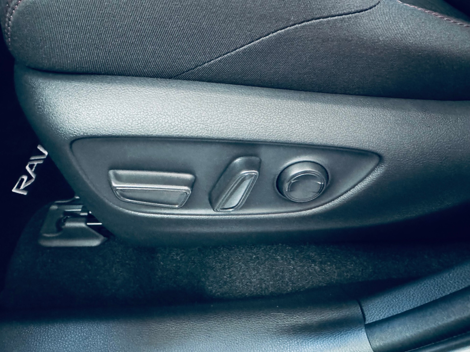 TOYOTA RAV-4 2.5 PHEV Trend e-CVT 4WD-image-8
