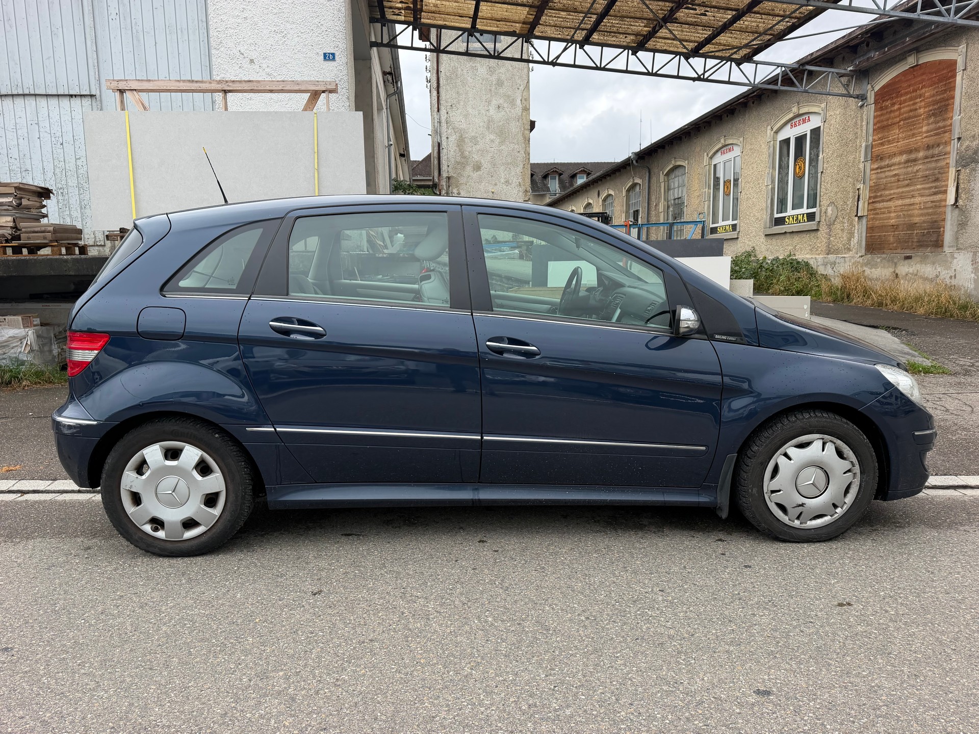 MERCEDES-BENZ B 200 CDI-image-1