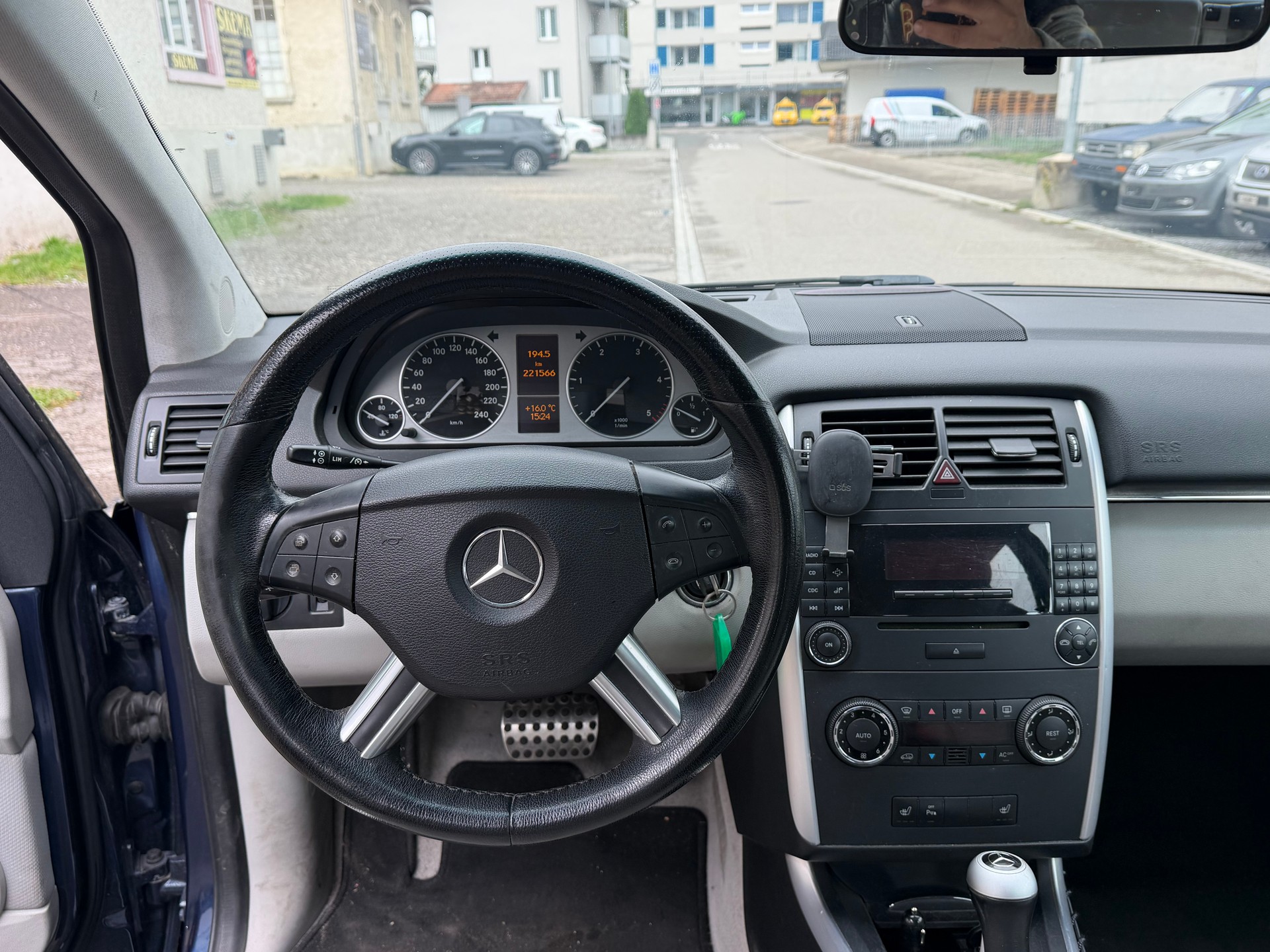 MERCEDES-BENZ B 200 CDI-image-12