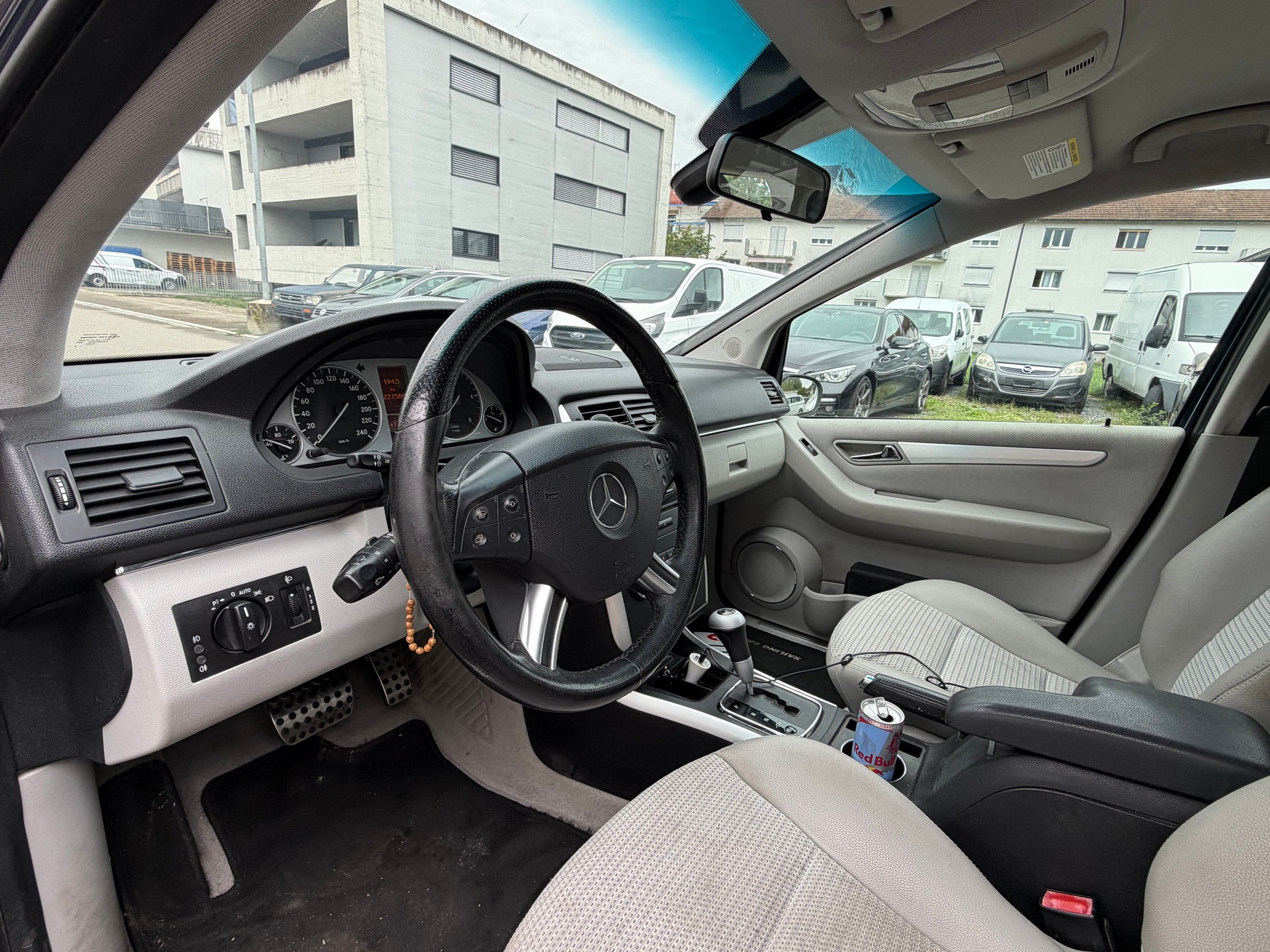 MERCEDES-BENZ B 200 CDI-image-8