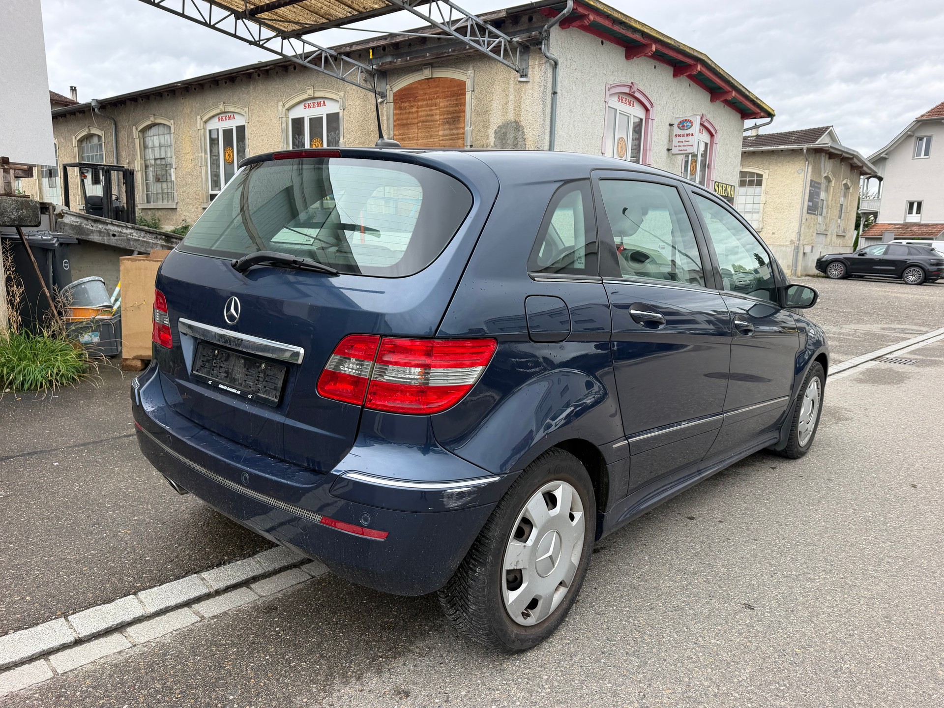 MERCEDES-BENZ B 200 CDI-image-2