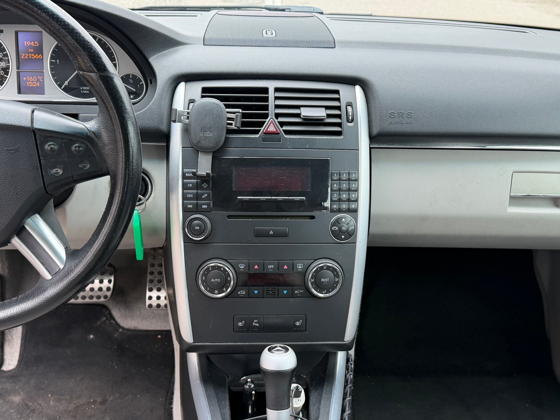 MERCEDES-BENZ B 200 CDI-image-13
